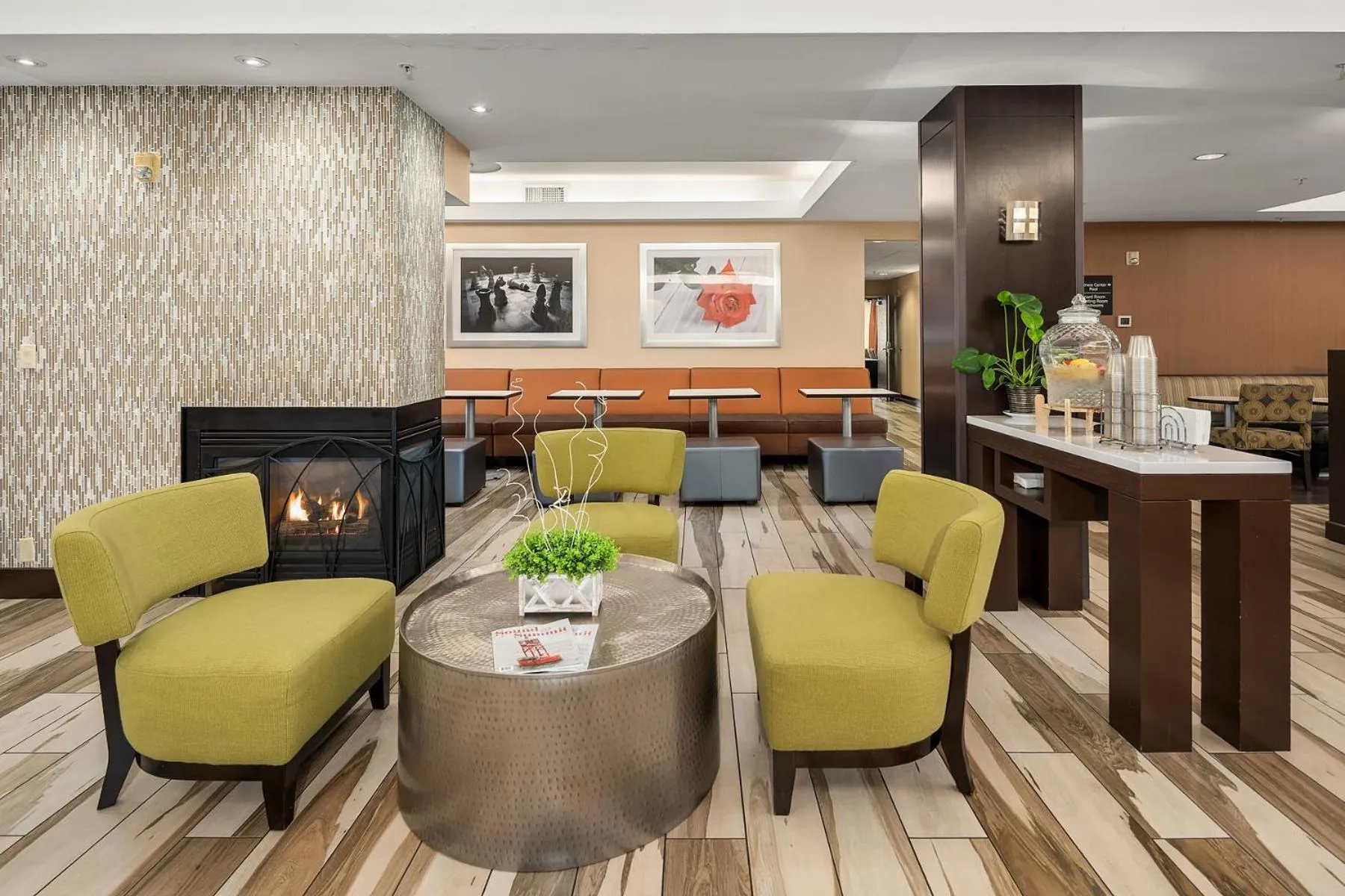 Lobby or reception in Hampton Inn & Suites Seattle North/Lynnwood