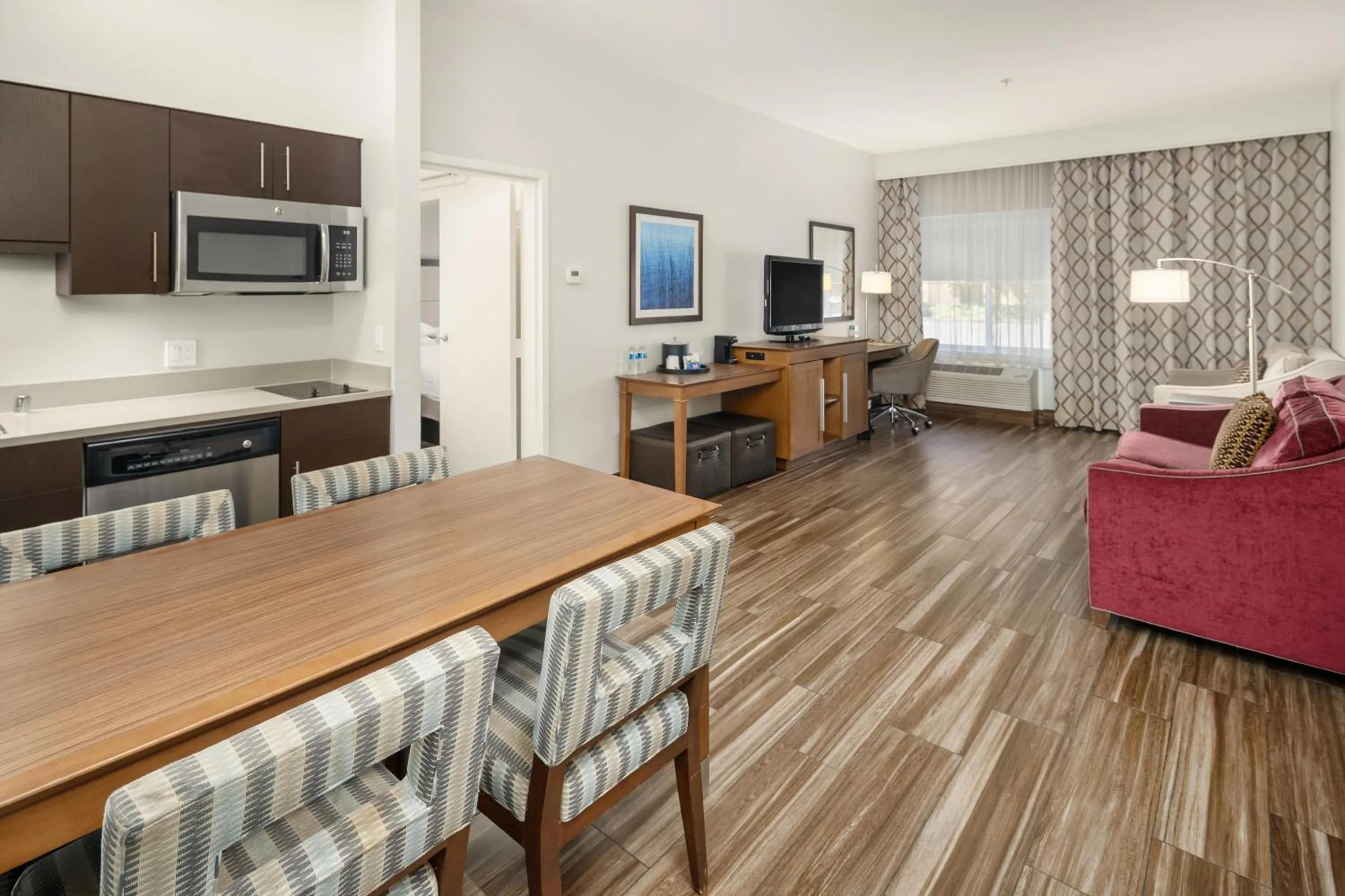 Kitchen or kitchenette in Hampton Inn & Suites Seattle North/Lynnwood