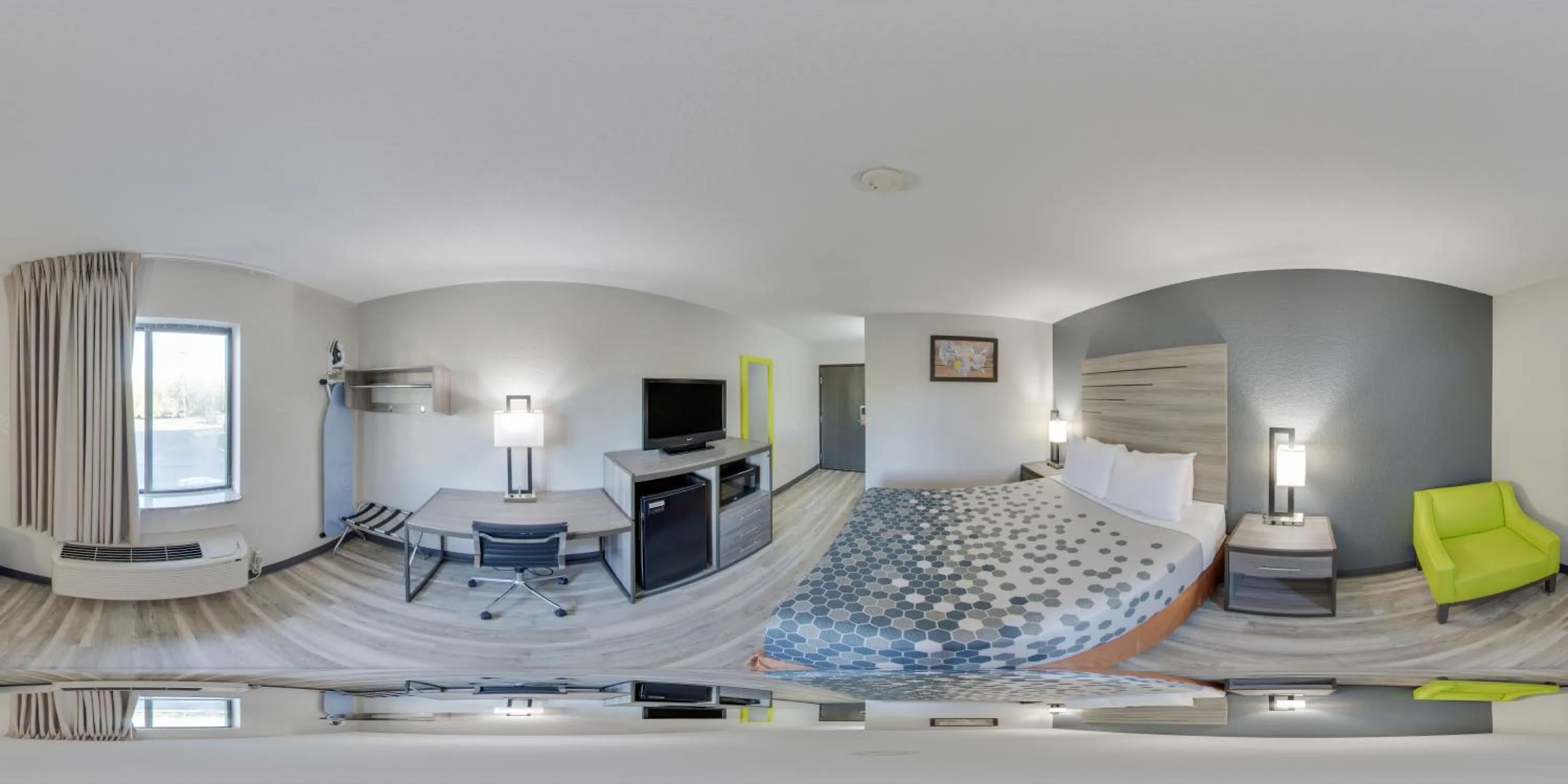 Bed in Sonesta Essential Des Moines