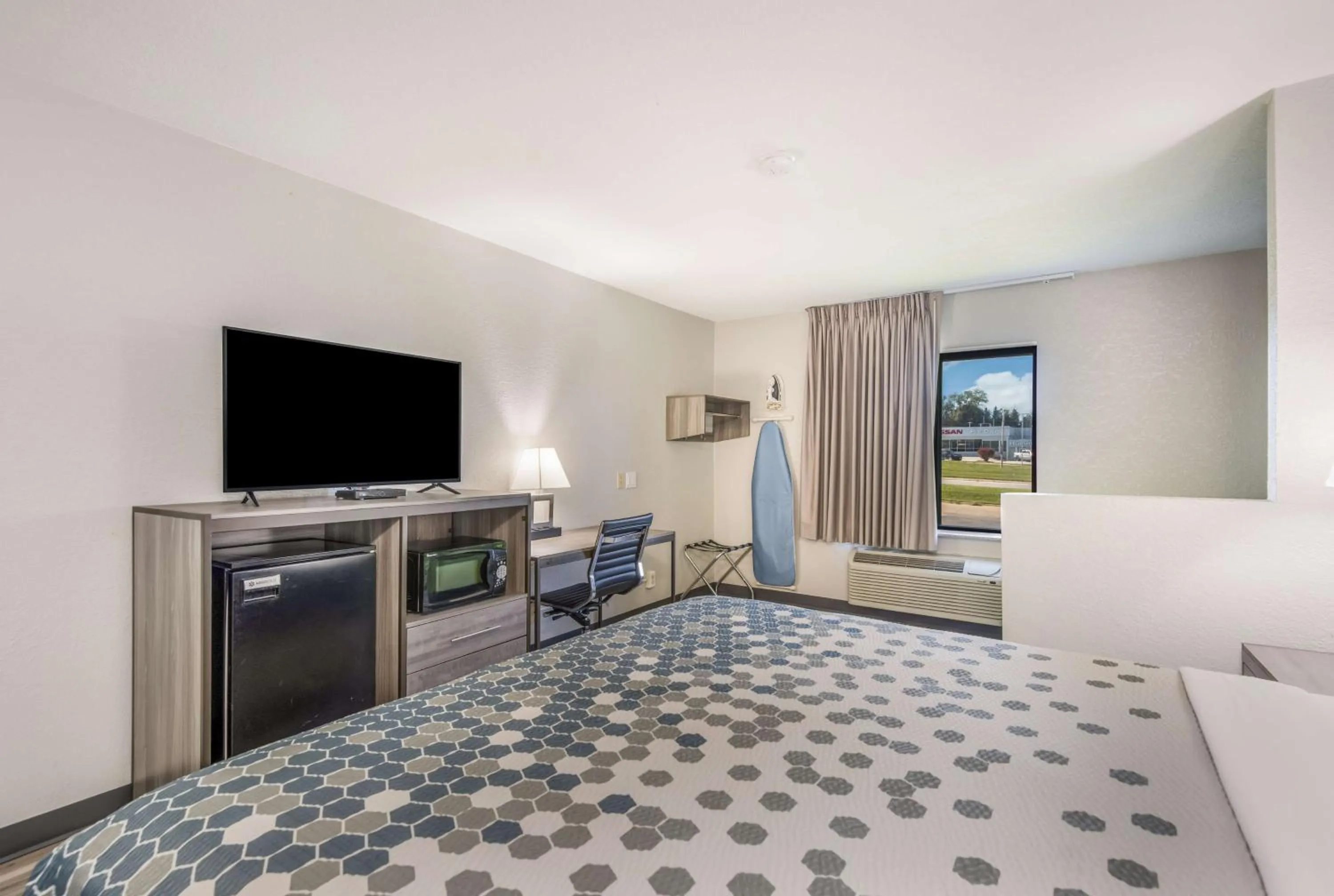 Bedroom, Bed in Econo Lodge Inn & Suites Des Moines