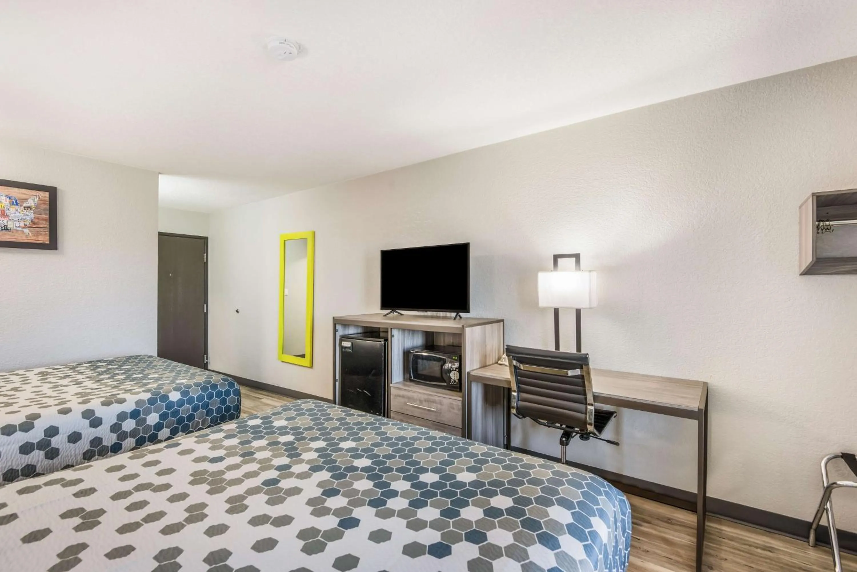 Bedroom, Bed in Econo Lodge Inn & Suites Des Moines