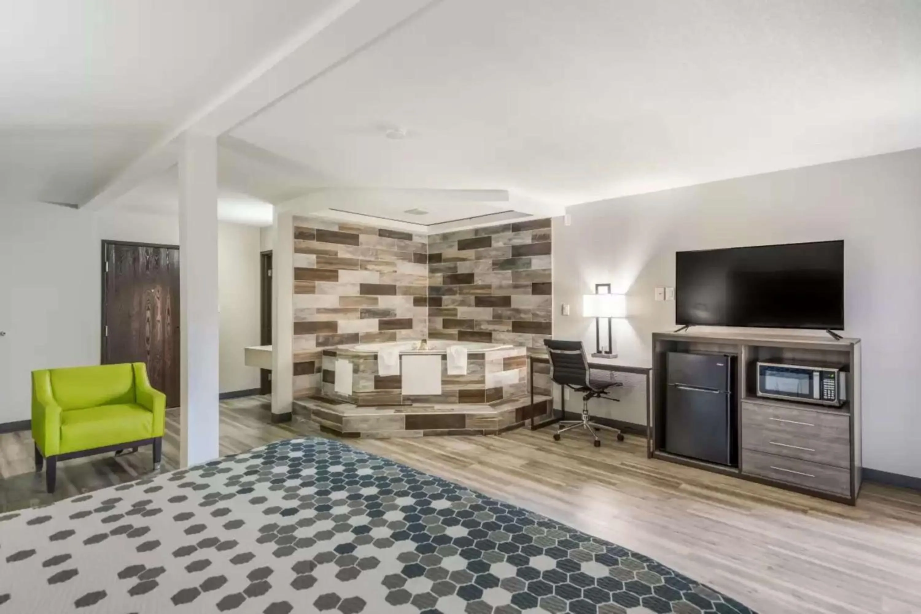 Bedroom in Sonesta Essential Des Moines