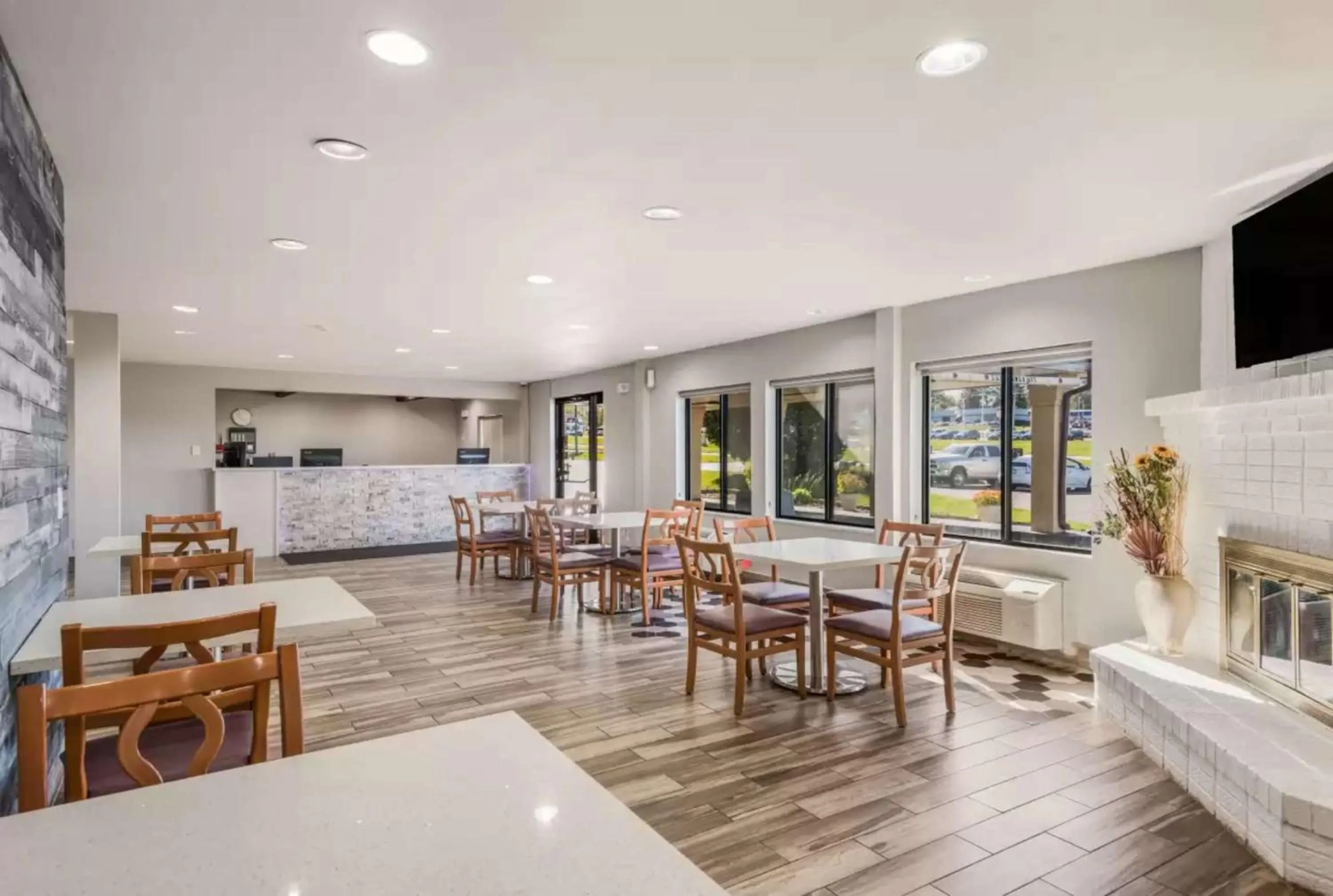 Restaurant/places to eat in Sonesta Essential Des Moines