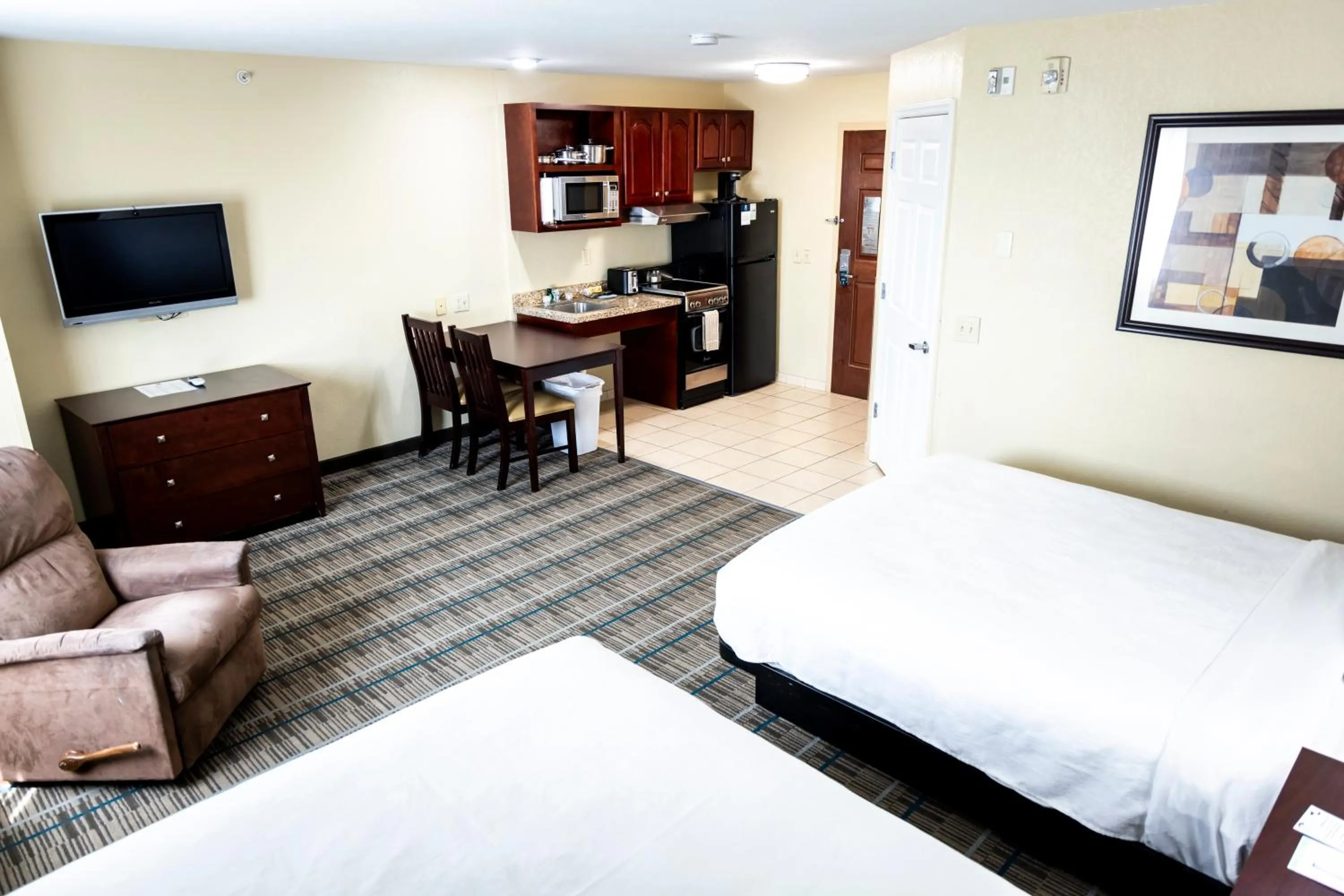 Bed in MainStay Suites Coralville - Iowa City