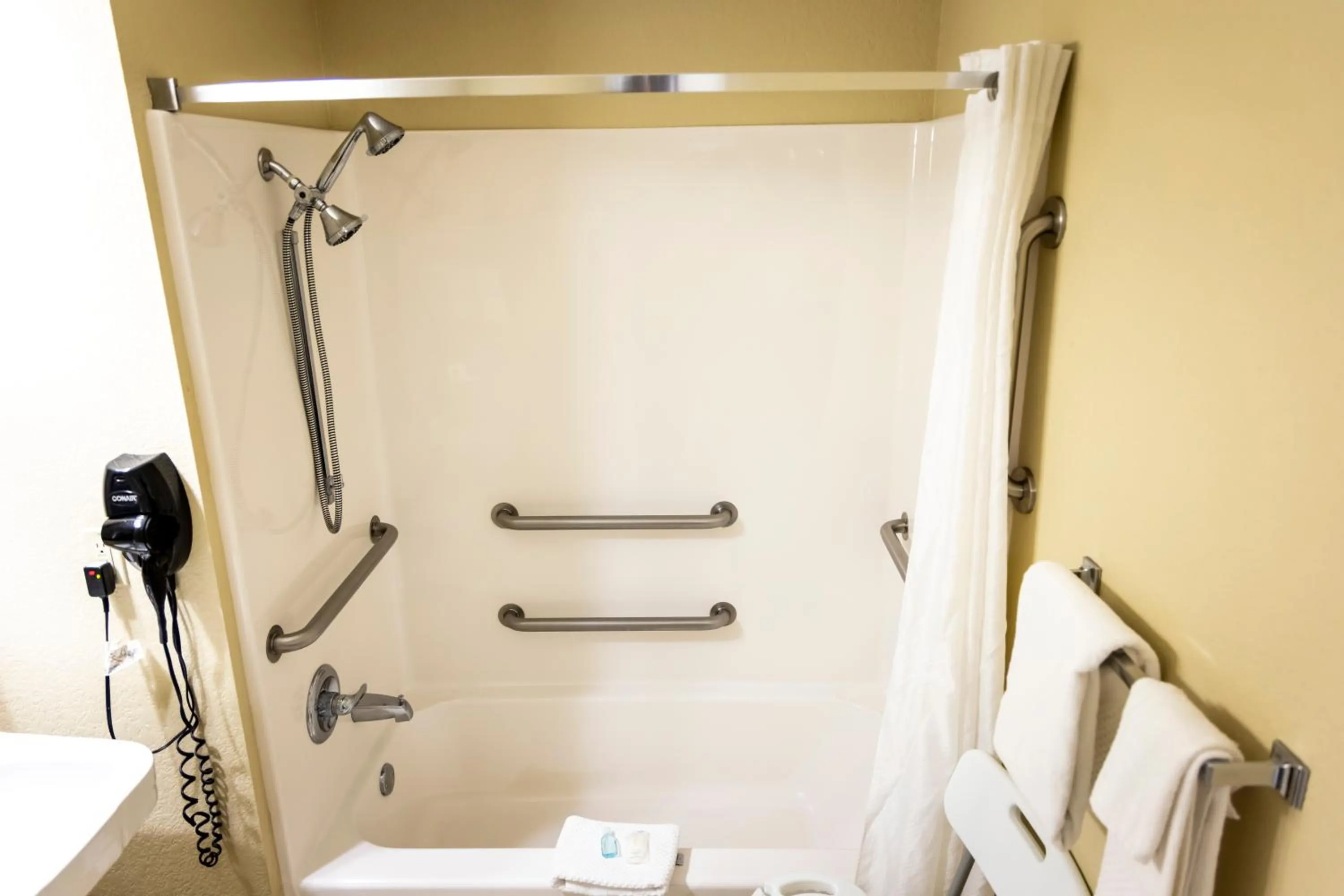 Shower in MainStay Suites Coralville - Iowa City