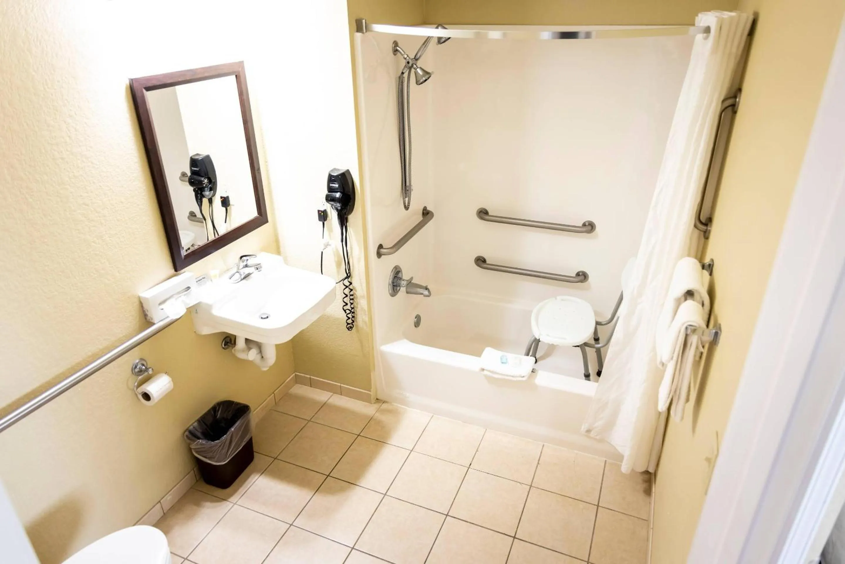 Bedroom in MainStay Suites Coralville - Iowa City