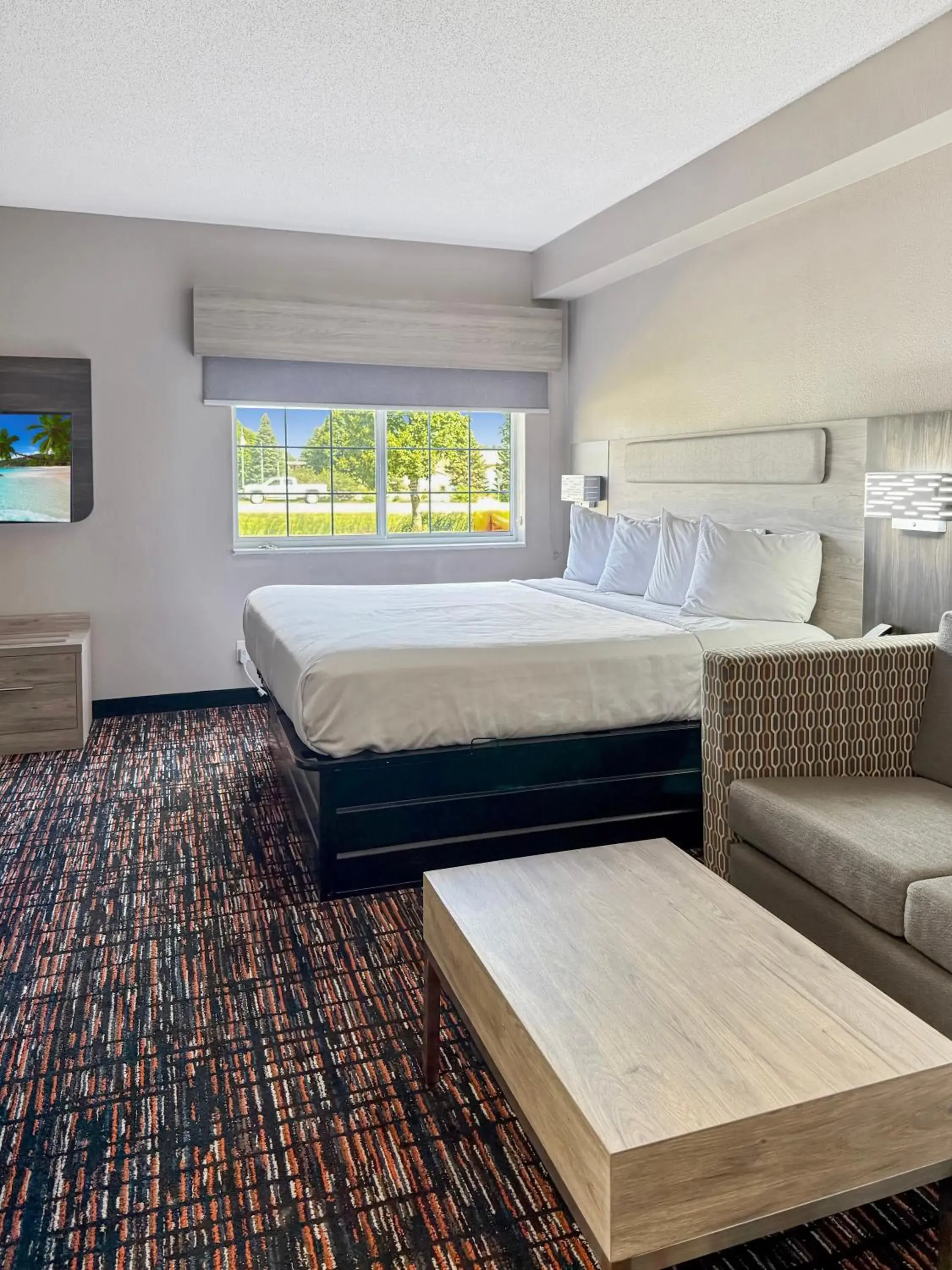 King Suite in Reston Inn & Suites King Suite in Reston Inn & Suites