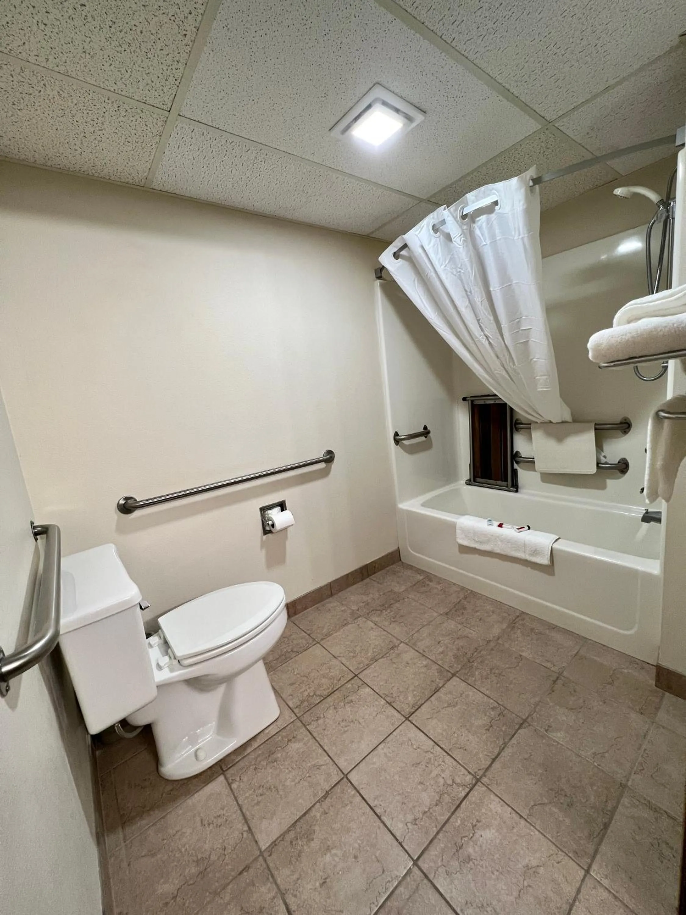 Facility for disabled guests in Reston Inn & Suites