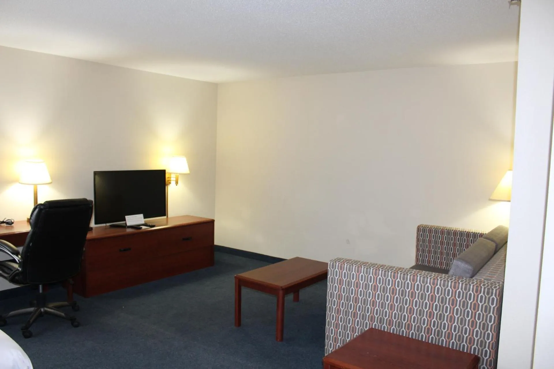 Reston Inn & Suites