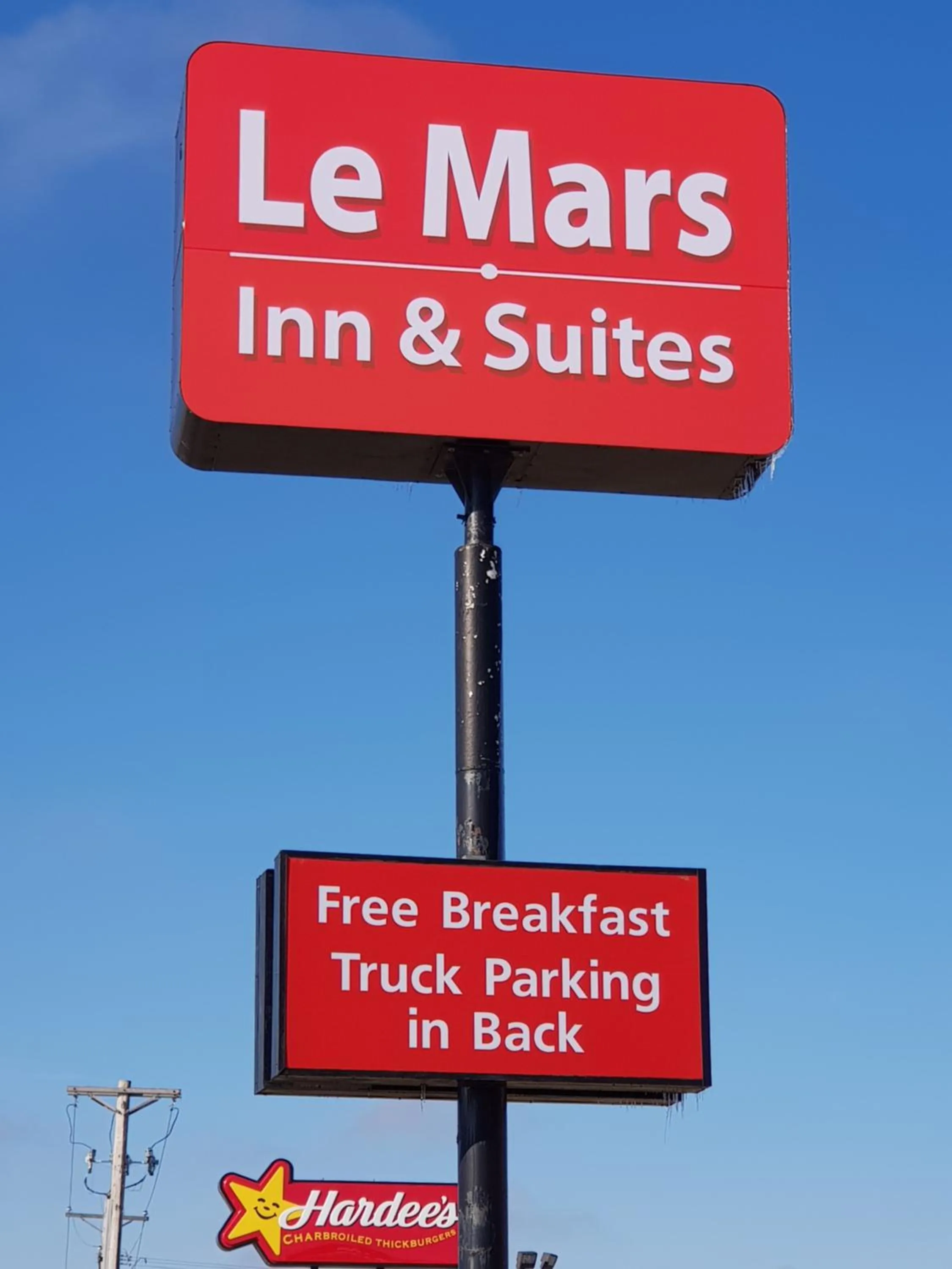 Property building in Le Mars Inn and Suites