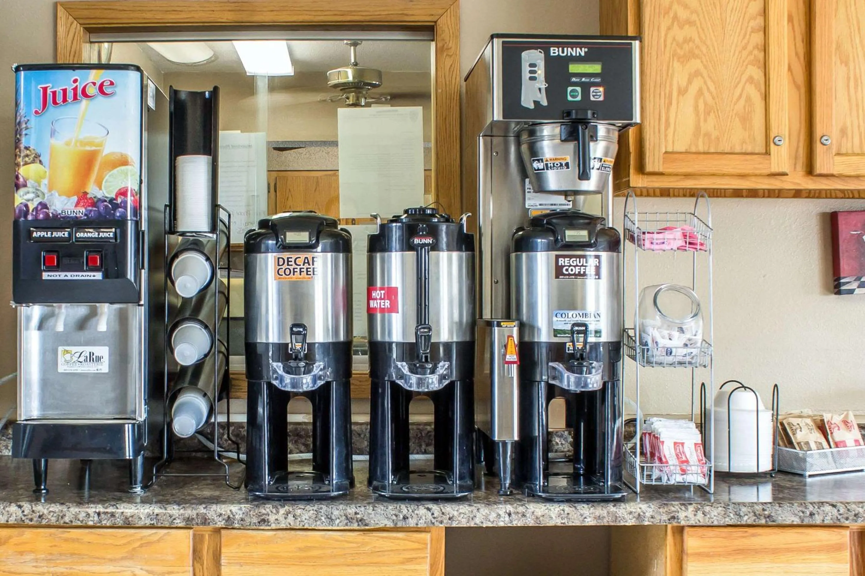 Restaurant/places to eat in Le Mars Inn and Suites