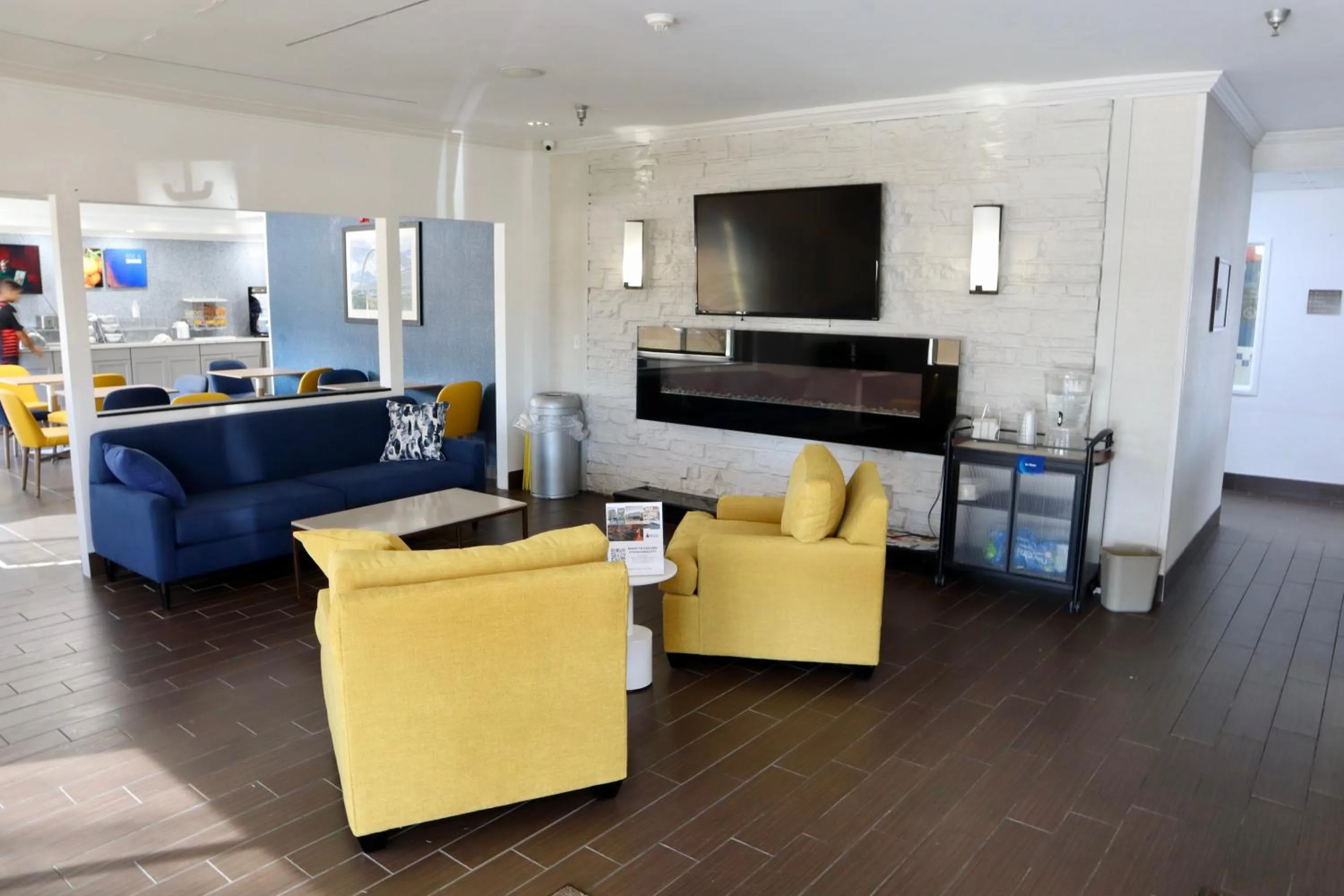 Seating area in Comfort Inn & Suites Coralville - Iowa City near Iowa River Landing