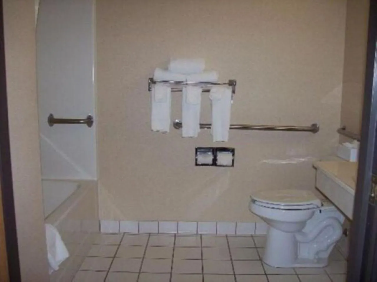 Bathroom in Quality Inn & Suites Sioux City Southeast