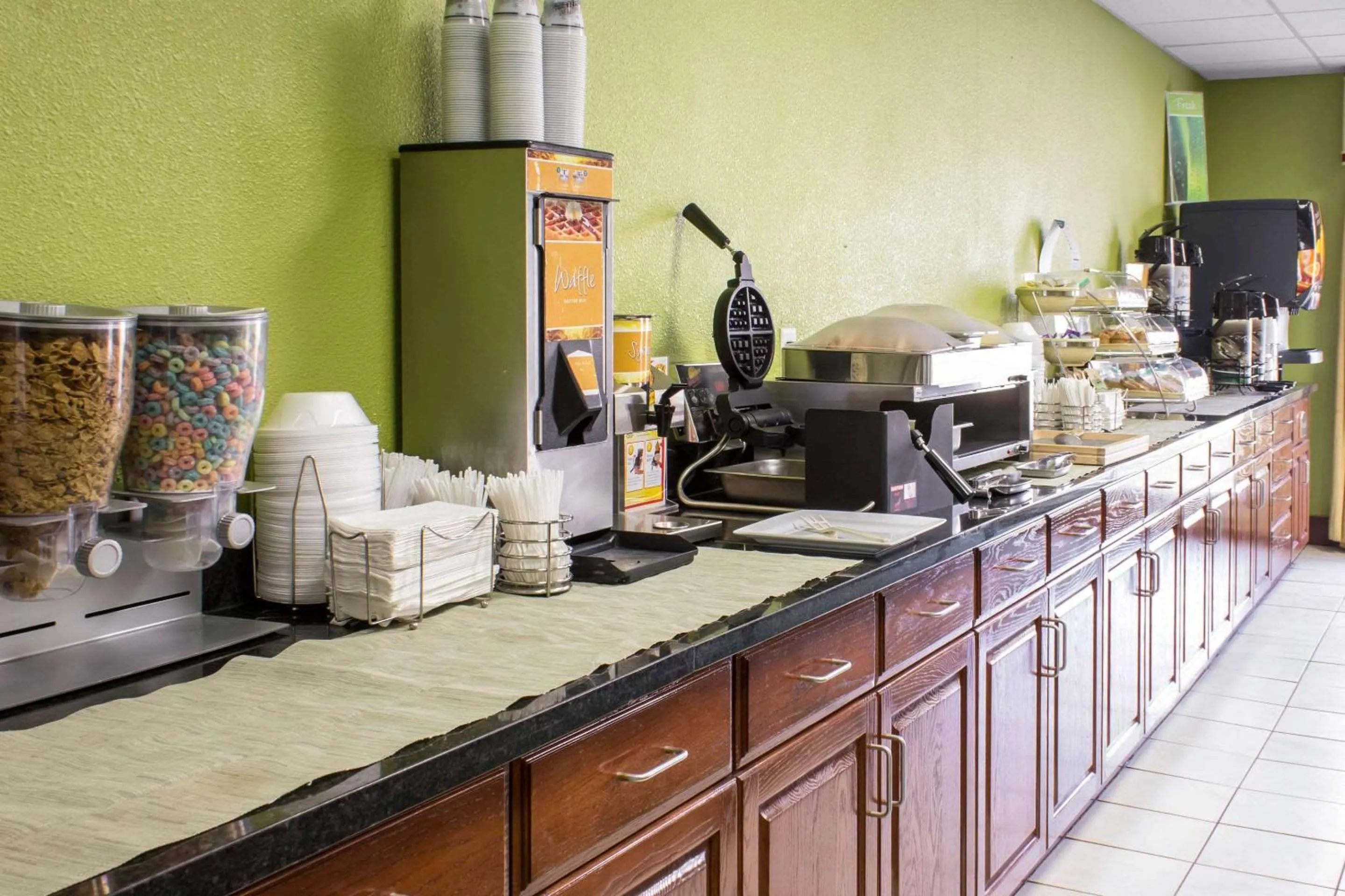 Restaurant/places to eat in Quality Inn & Suites Sioux City Southeast