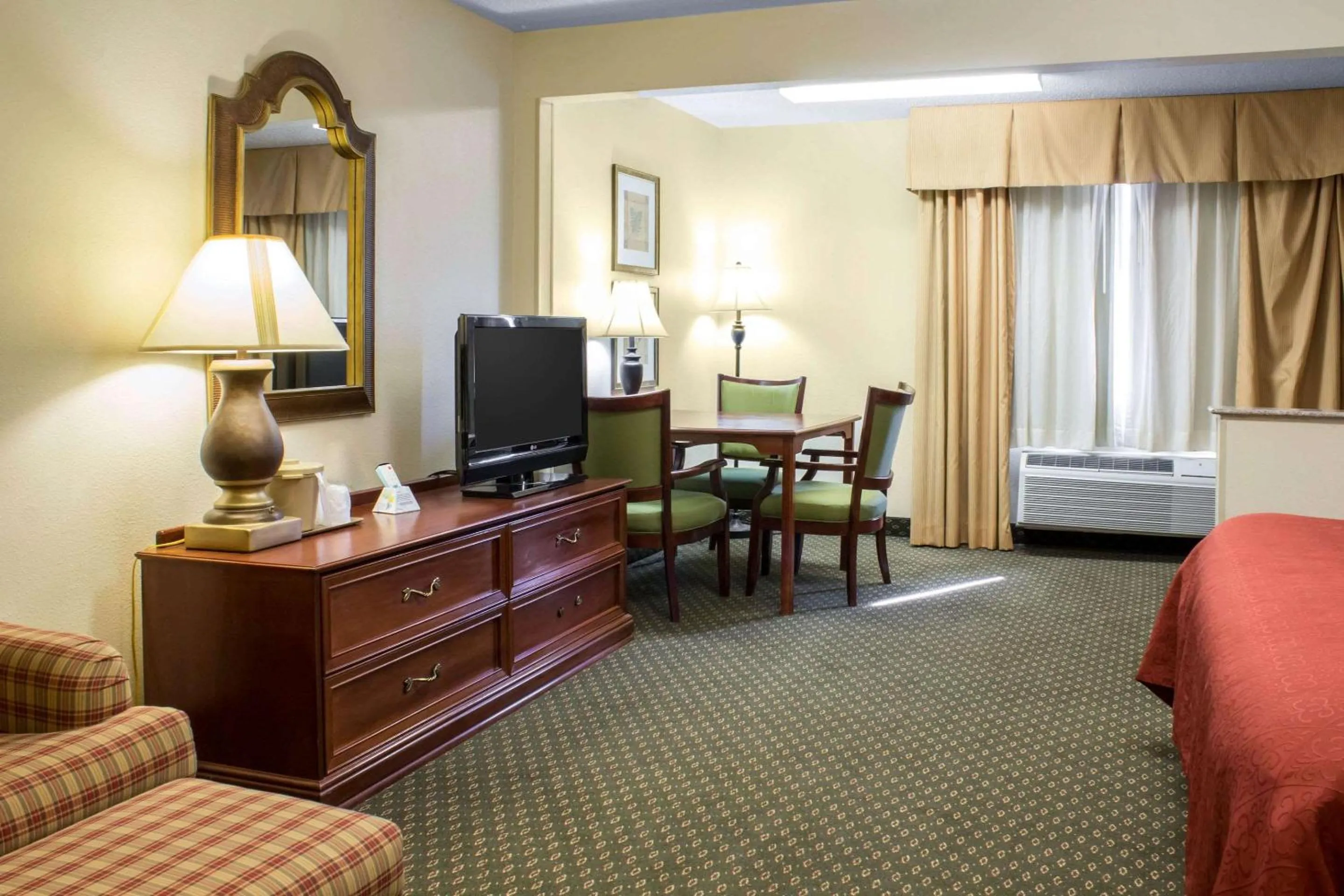Photo of the whole room in Quality Inn & Suites Sioux City Southeast