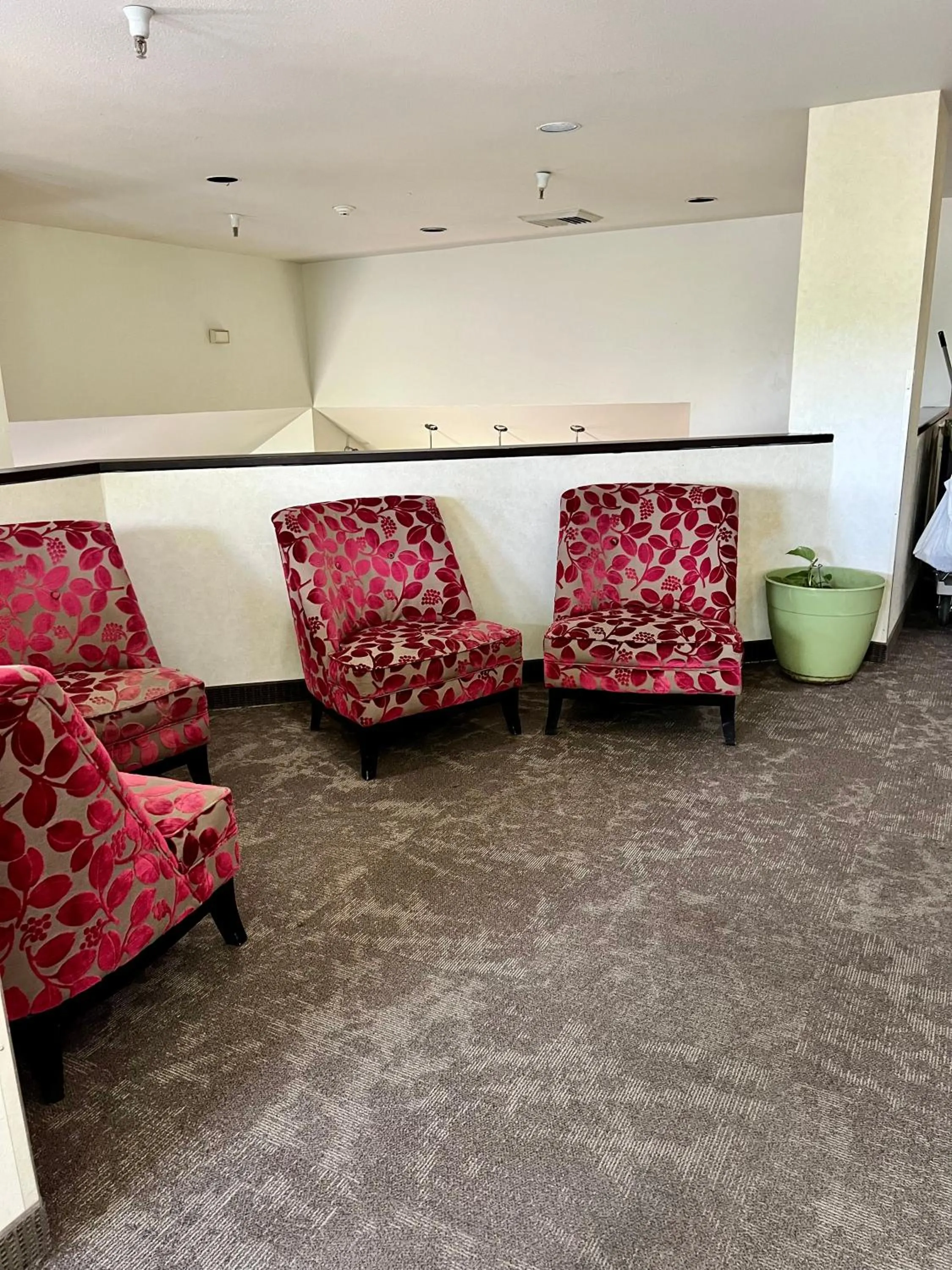 Seating area in Rodeway Inn Boise Airport