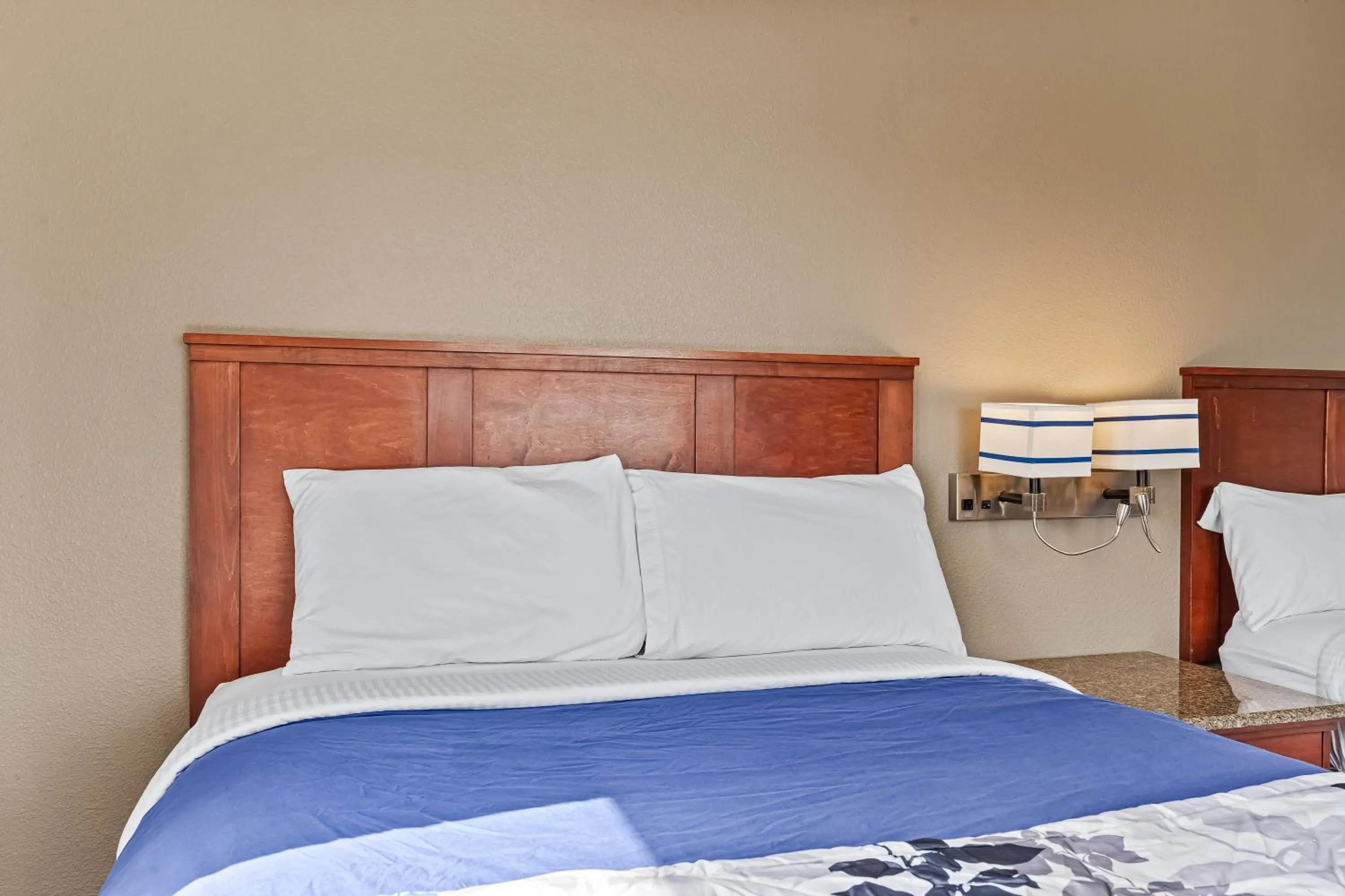 Bedroom, Bed in Rodeway Inn & Suites Nampa