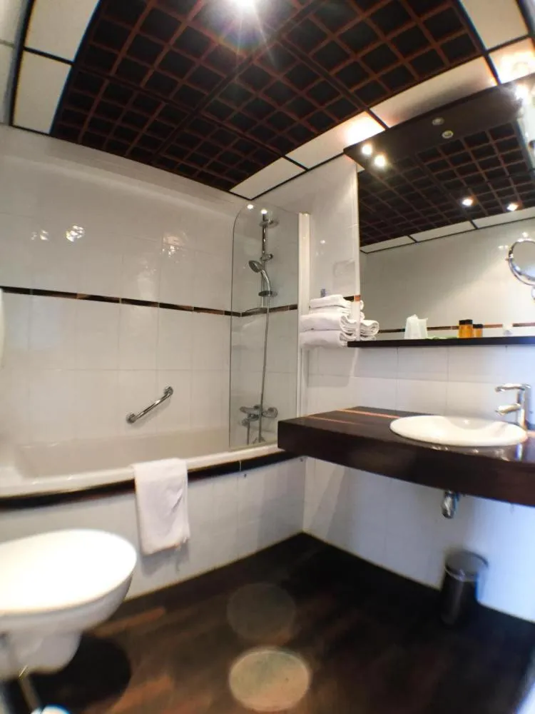 Toilet in Le Relais des Iles