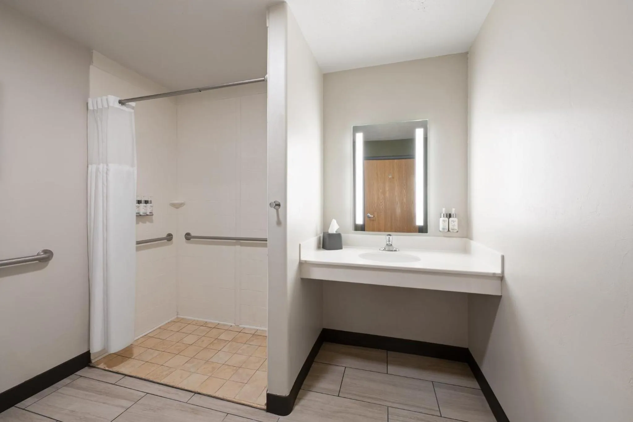 Photo of the whole room in Garner Hotel Idaho Falls Southwest by IHG