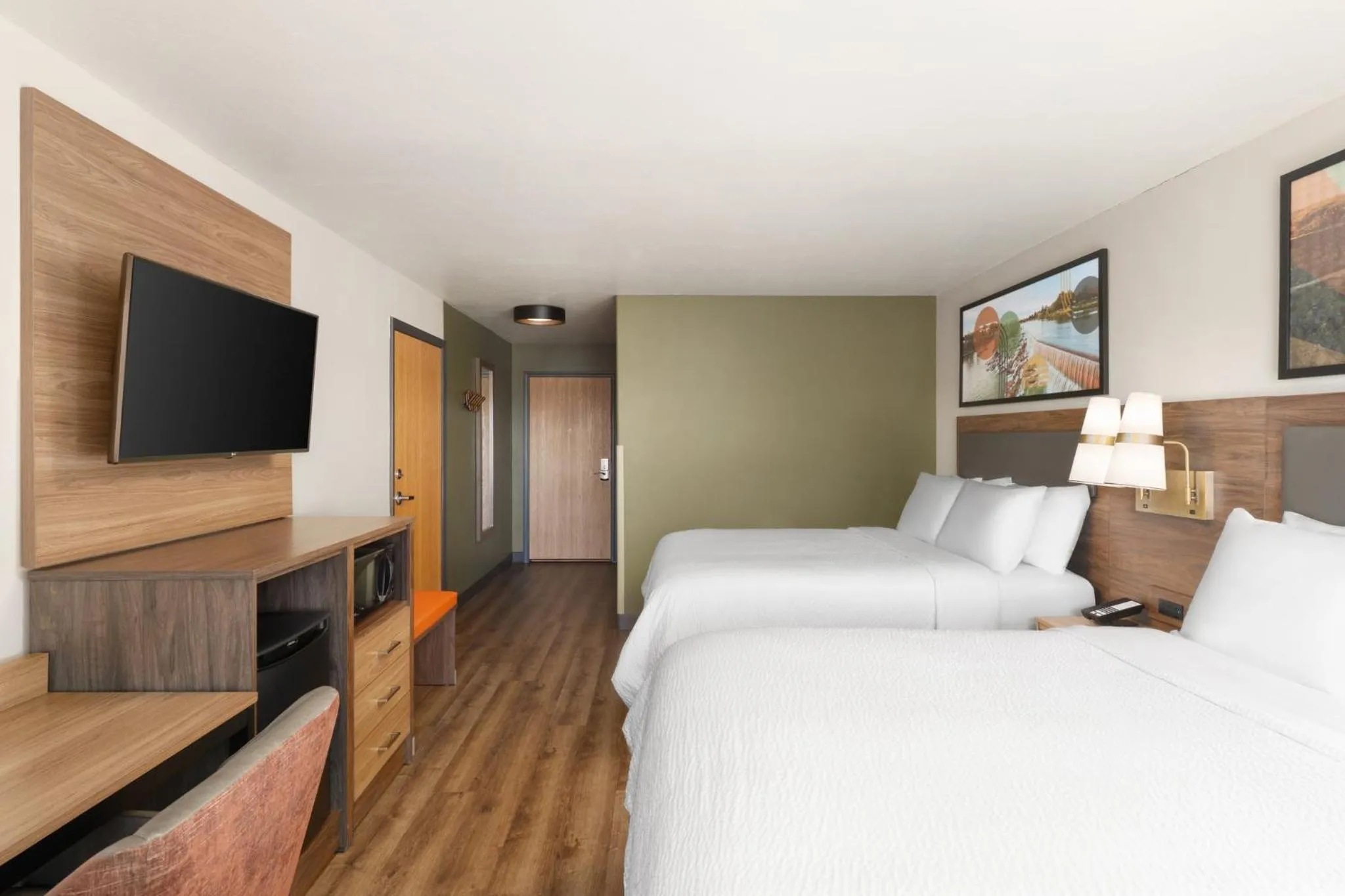 Photo of the whole room, Bed in Garner Hotel Idaho Falls Southwest by IHG