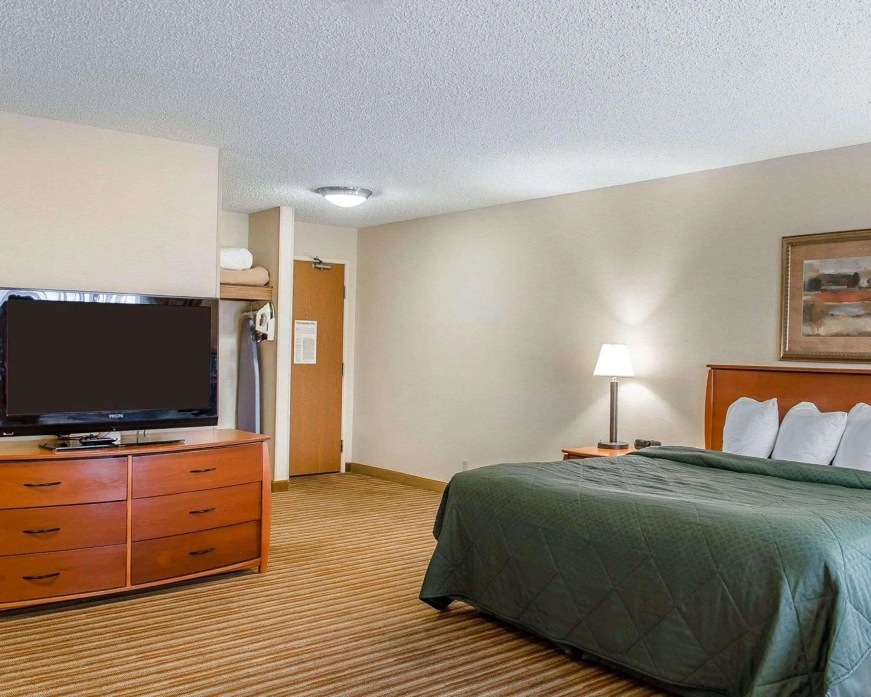 Photo of the whole room, Bed in Quality Inn & Suites Twin Falls North