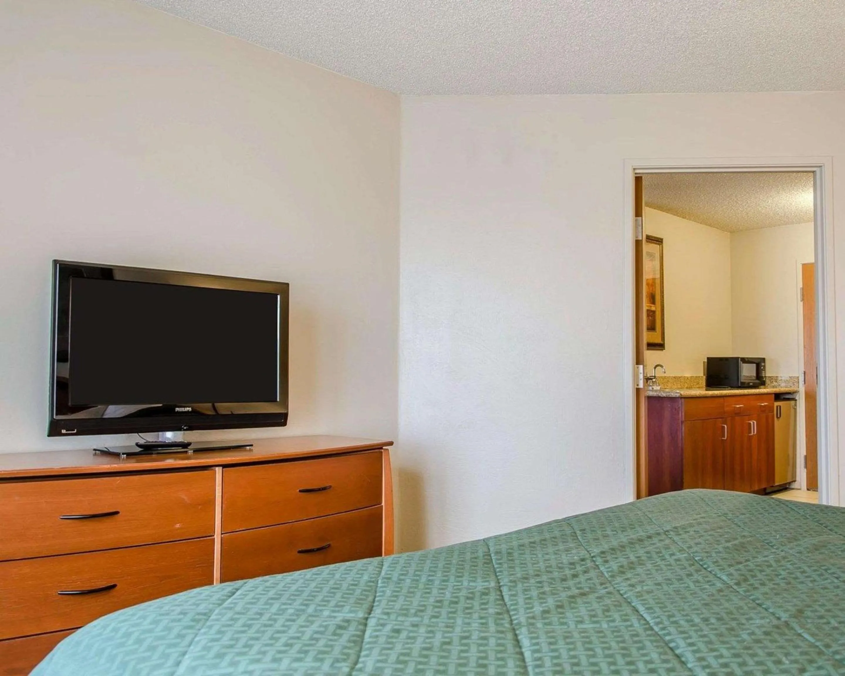 Photo of the whole room, Bed in Quality Inn & Suites Twin Falls North