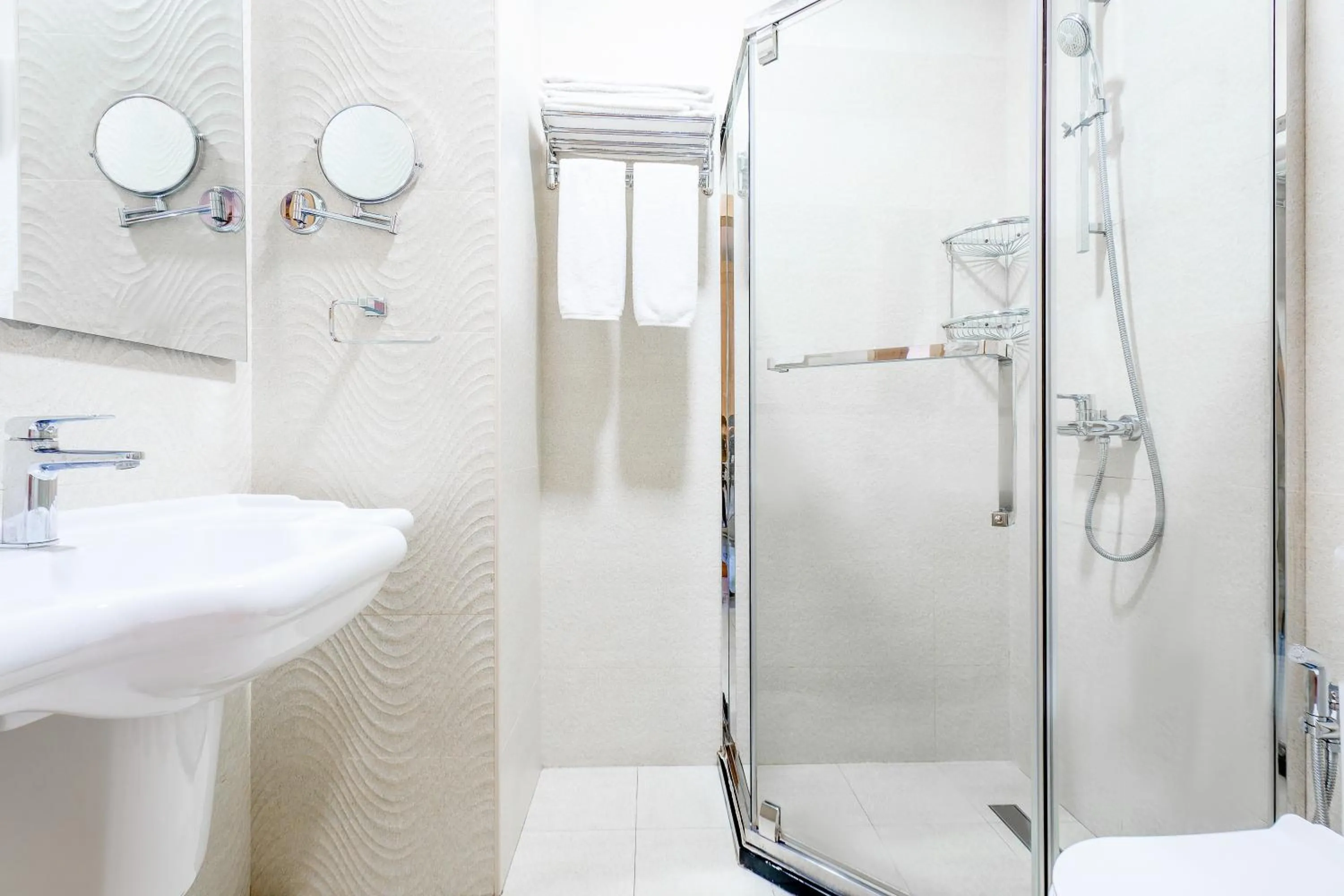 Shower in Praga Hotel