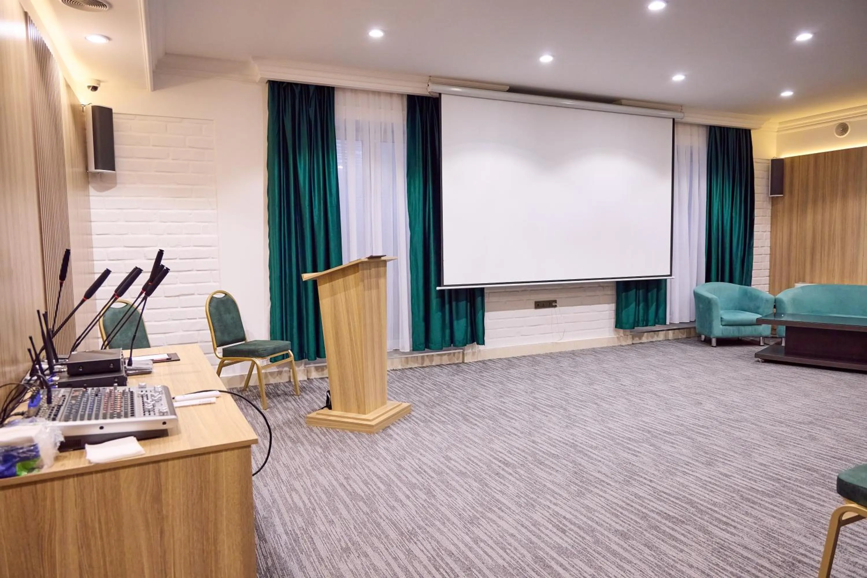 Meeting/conference room in Praga Hotel