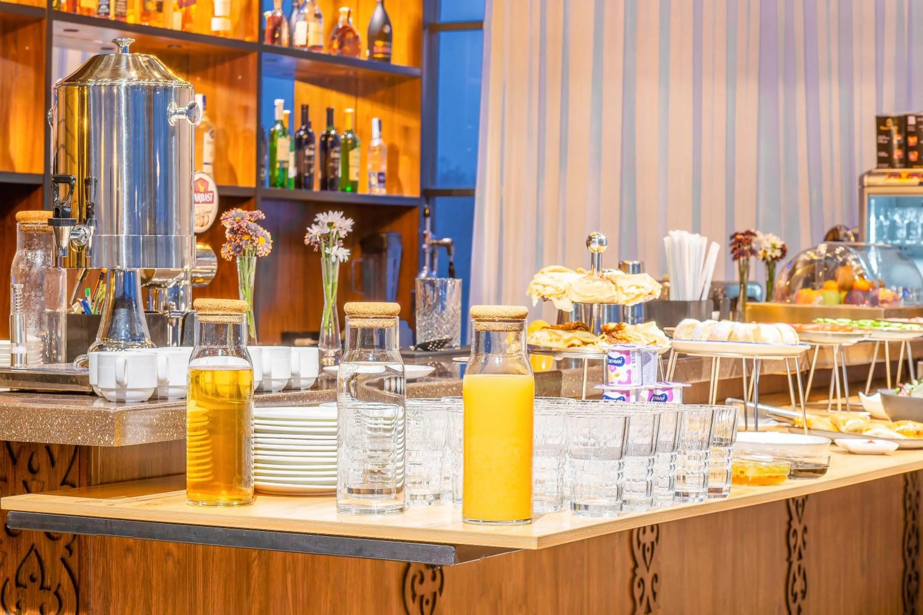 Restaurant/places to eat in Praga Hotel