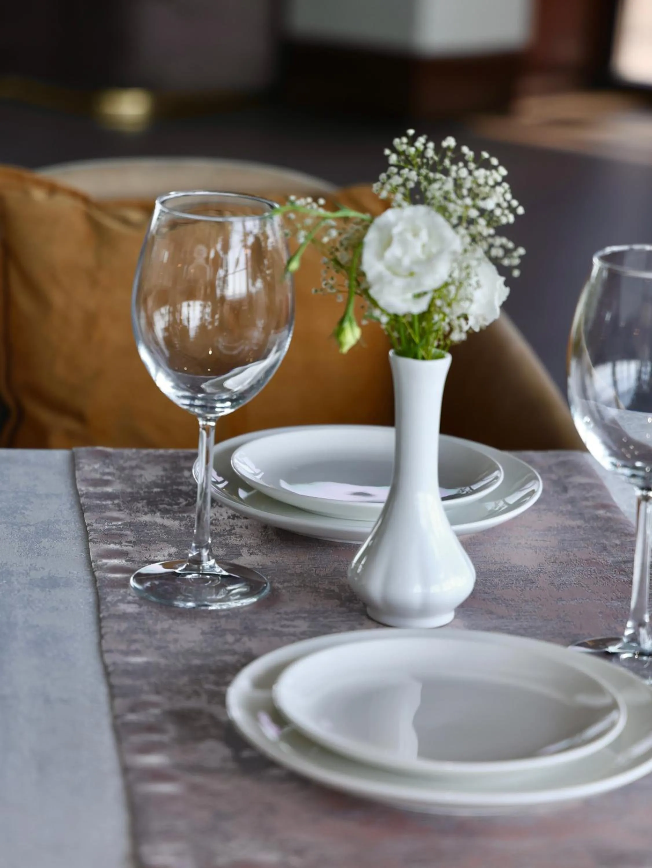 Restaurant/places to eat in Praga Hotel