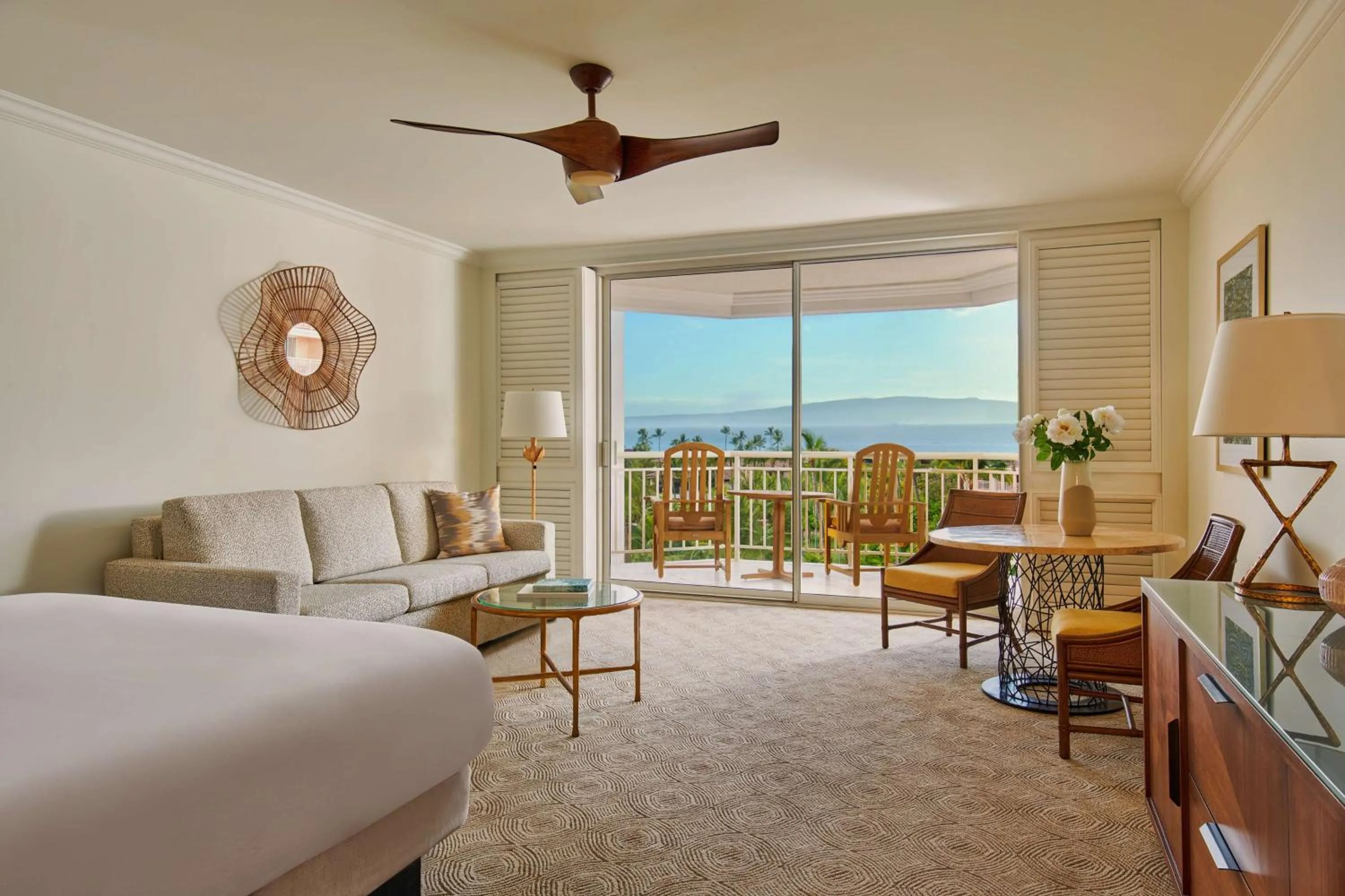 Living room, Bed in Grand Wailea Resort Hotel & Spa, A Waldorf Astoria Resort