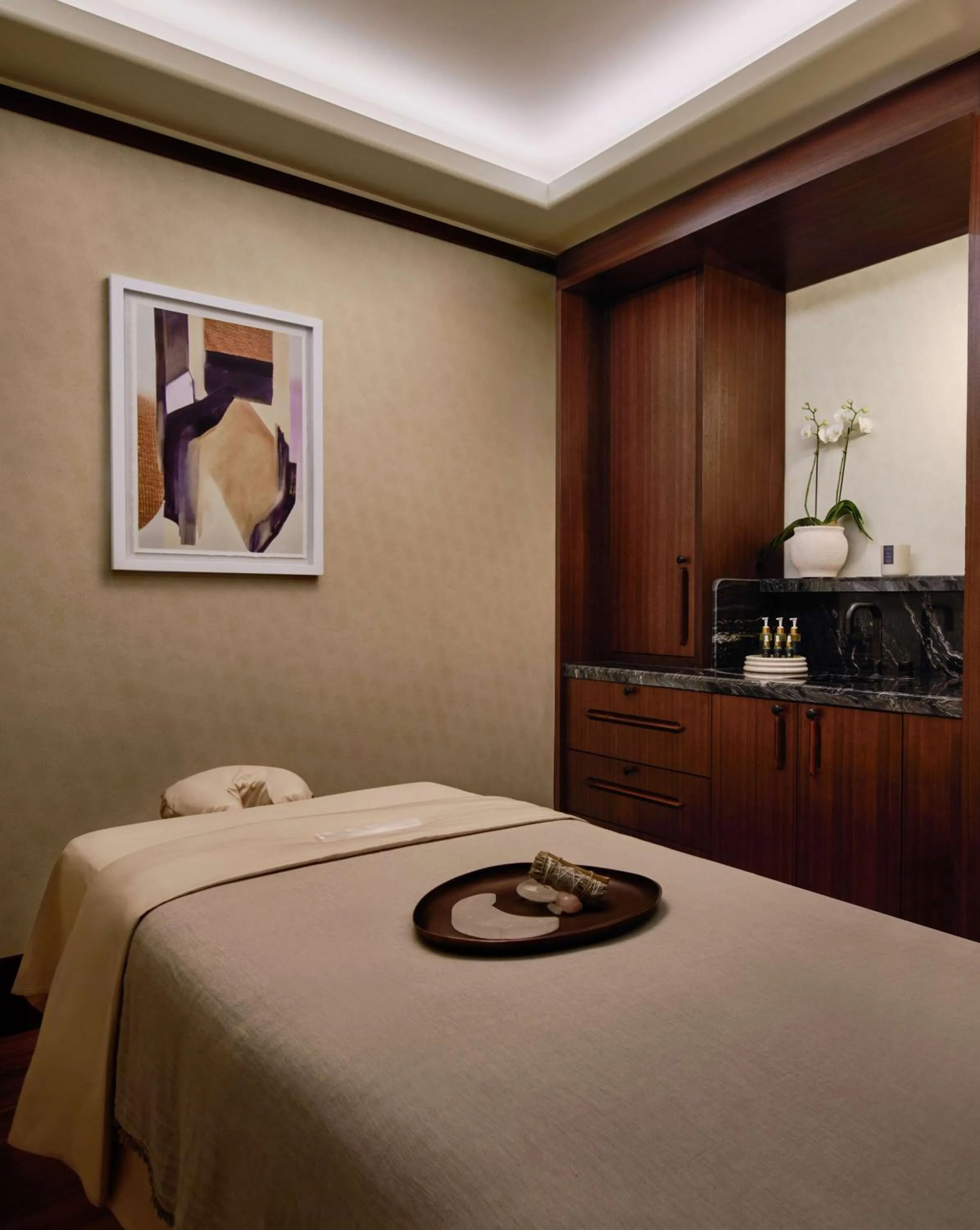 Sports, Bed in Grand Wailea Resort Hotel & Spa, A Waldorf Astoria Resort