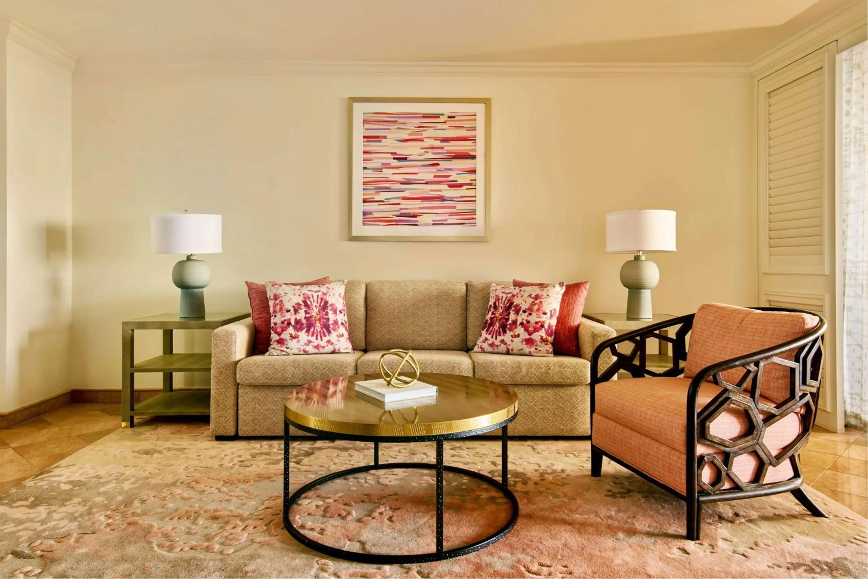 Living room in Grand Wailea Resort Hotel & Spa, A Waldorf Astoria Resort
