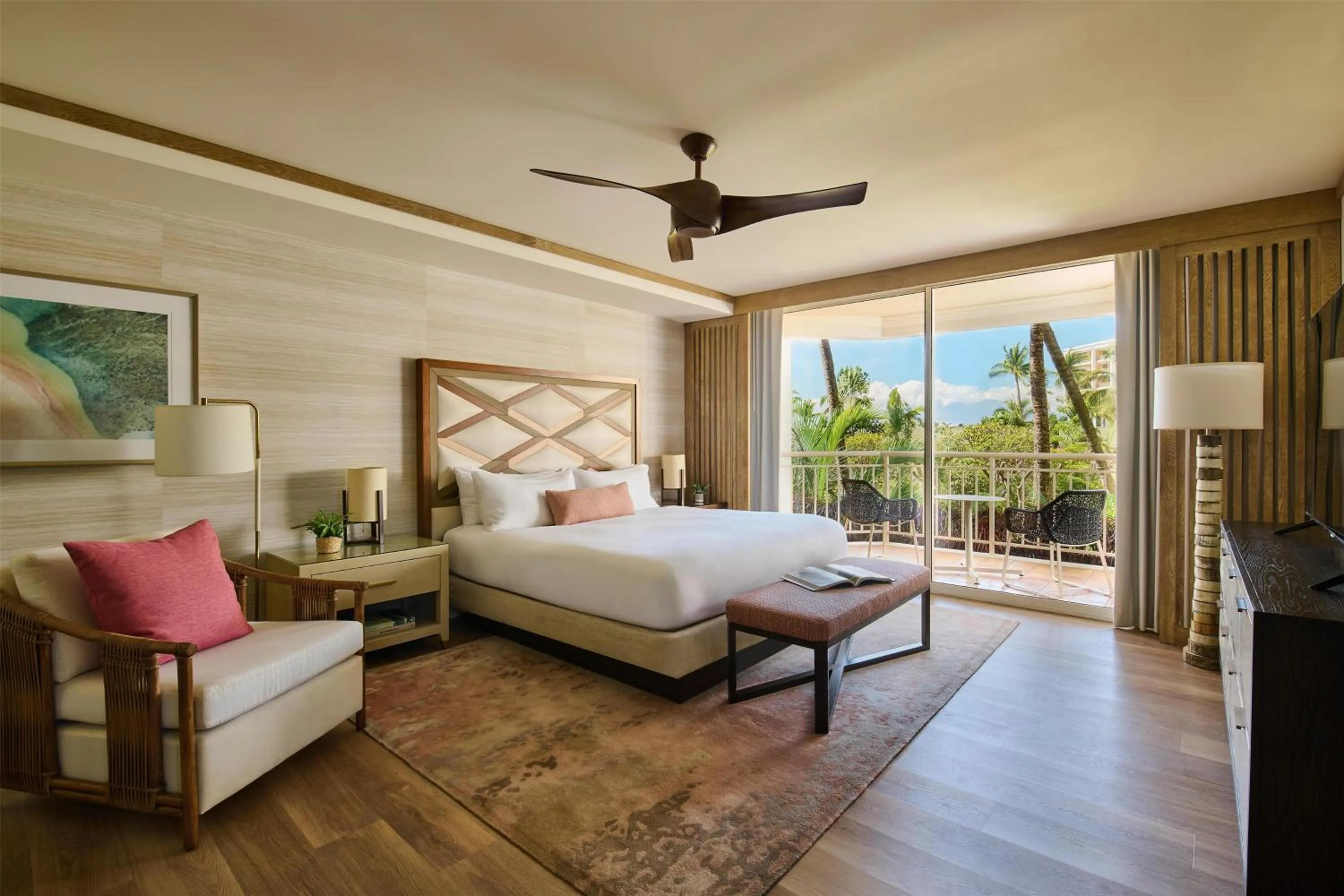 Bed in Grand Wailea Resort Hotel & Spa, A Waldorf Astoria Resort