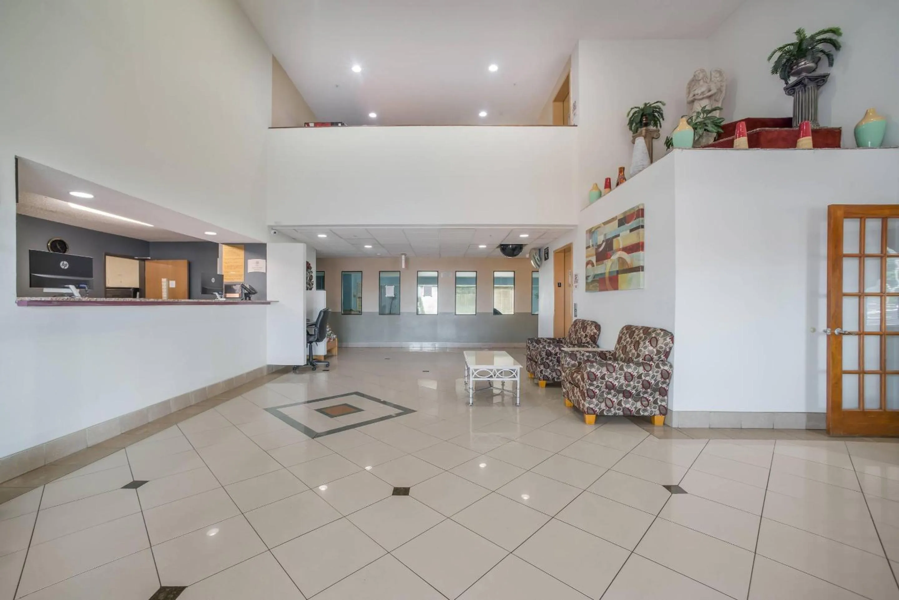 Lobby or reception in Quality Inn O'Fallon IL - St Louis