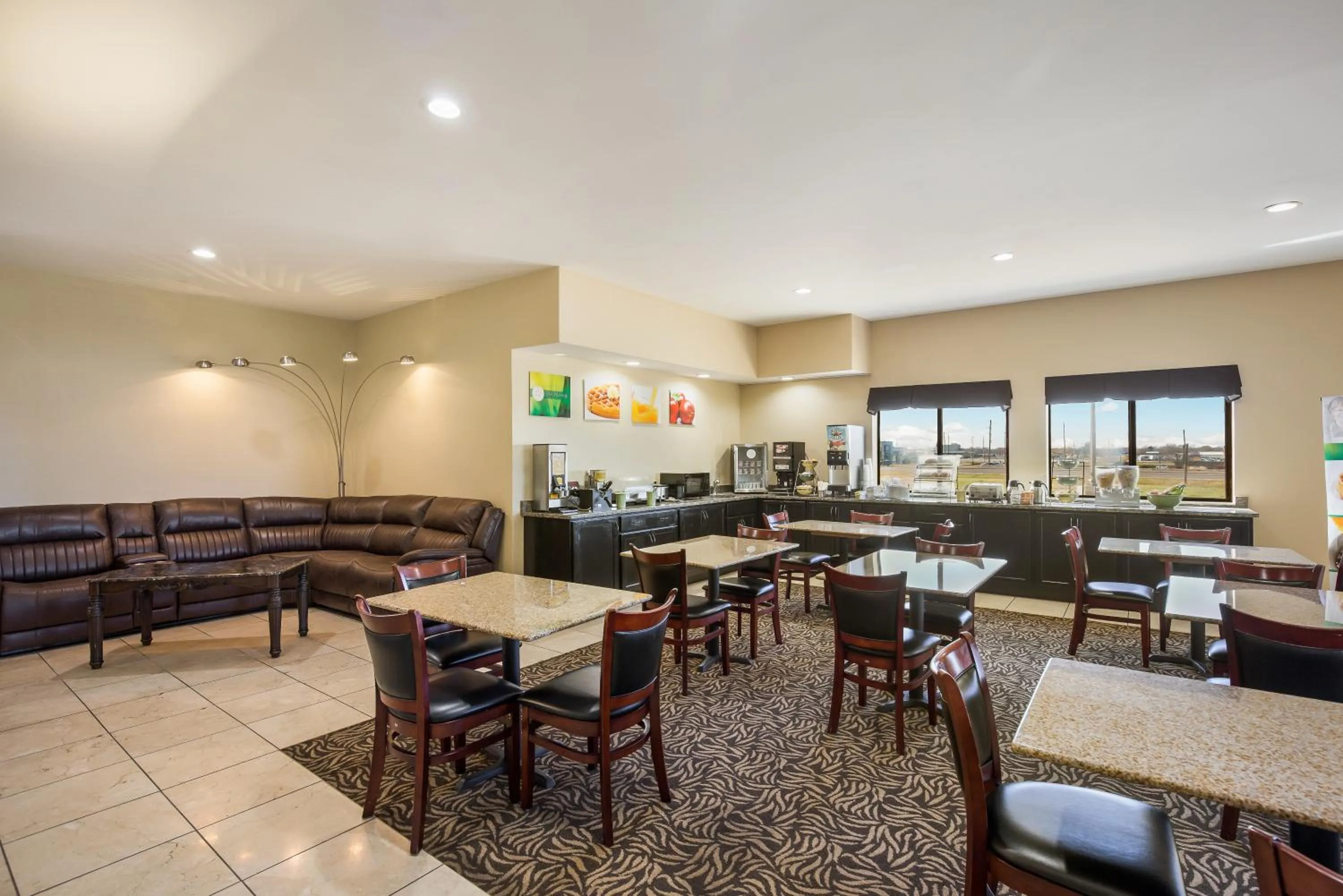 Restaurant/places to eat in Quality Inn & Suites Caseyville - St Louis