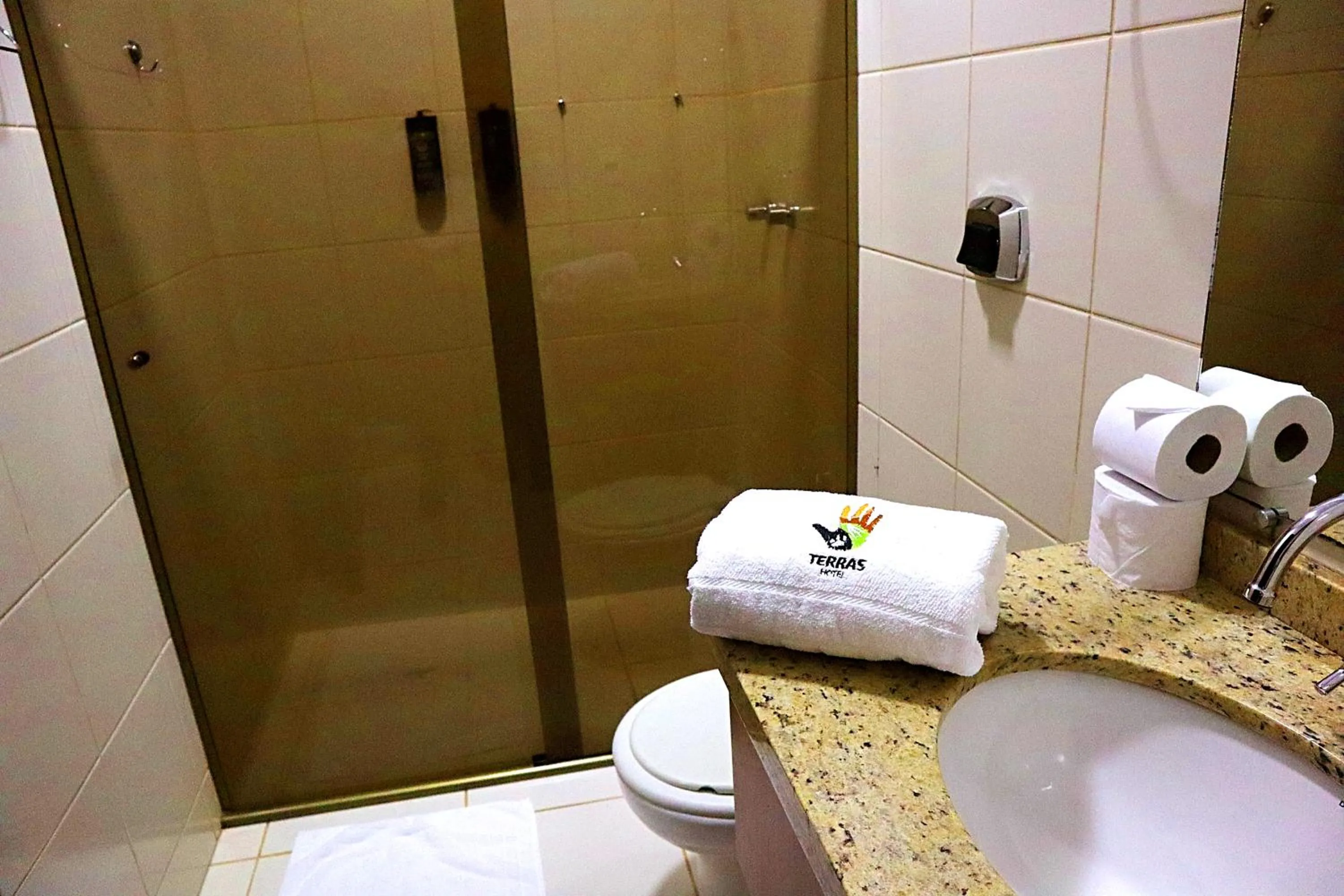 Bathroom in Terras Hotel