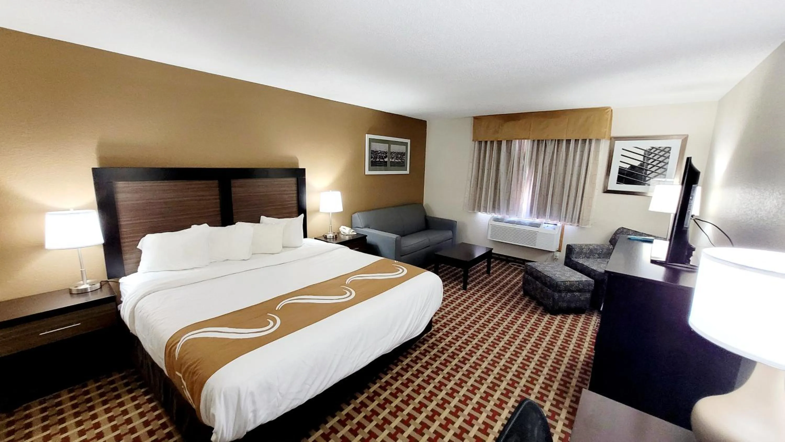 Bedroom, Bed in Quality Inn & Suites