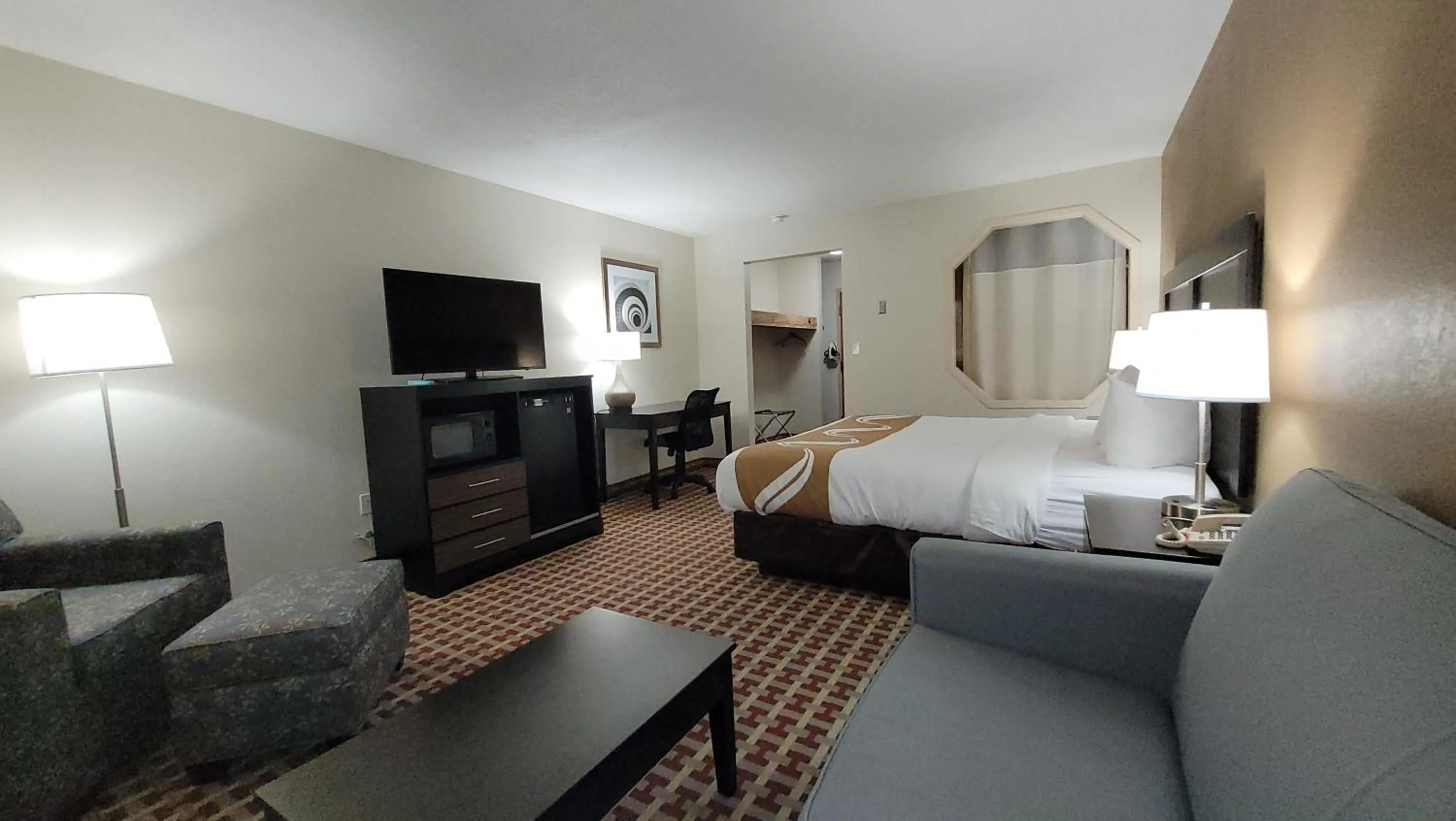 Photo of the whole room, Bed in Quality Inn & Suites