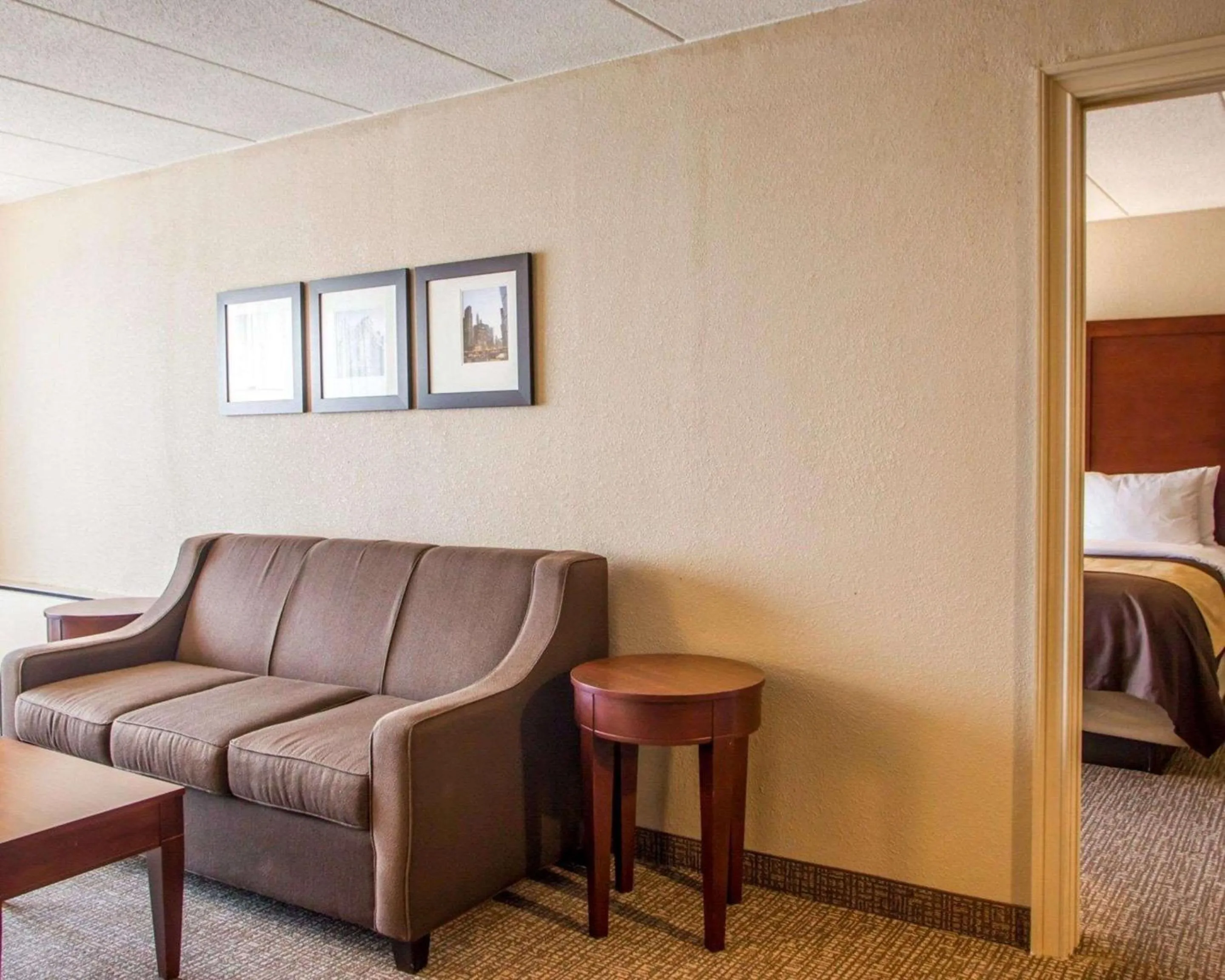 Bedroom, Bed in Quality Inn & Suites Orland Park - Chicago