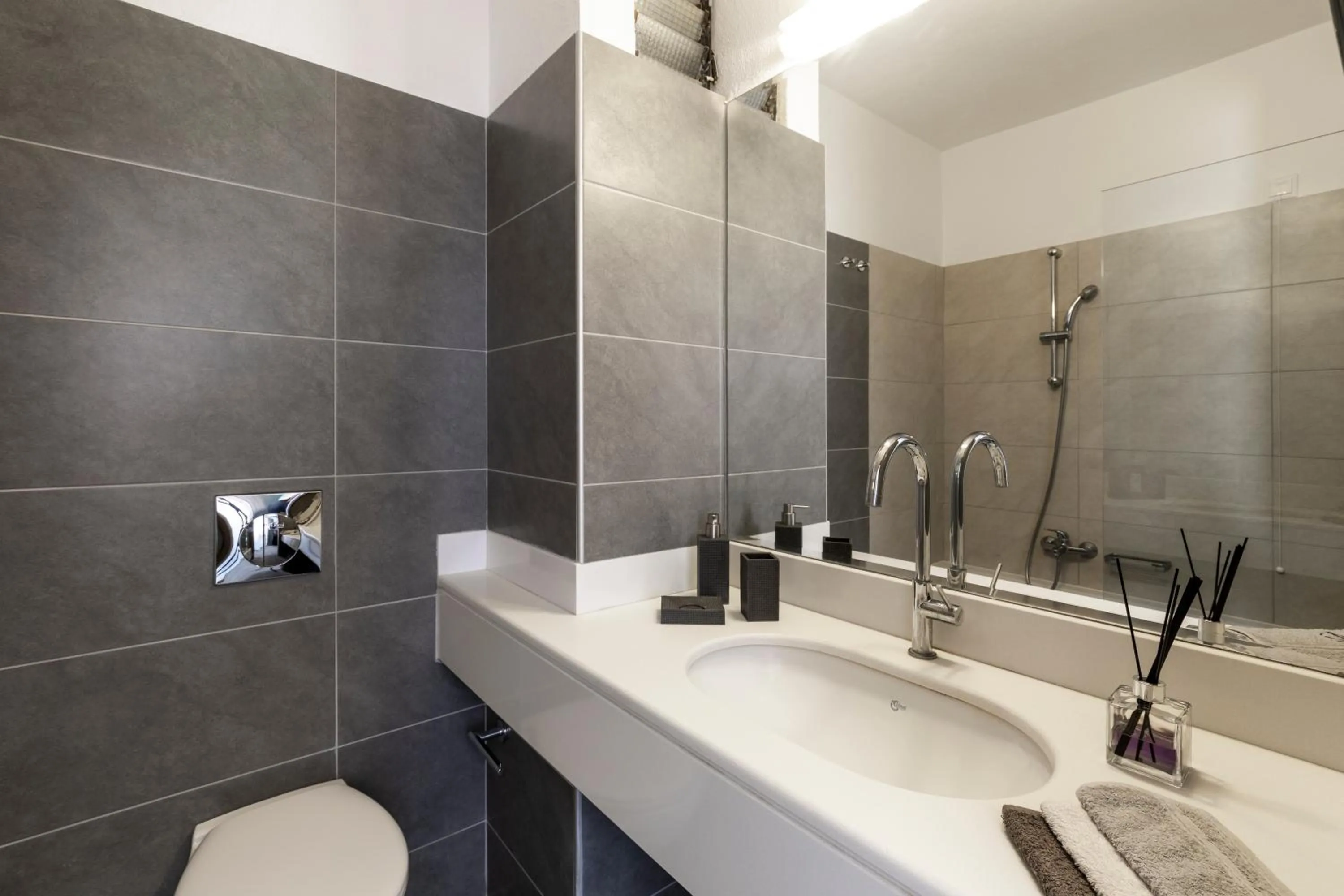 Bathroom in MIRAGE city APARTMENTS