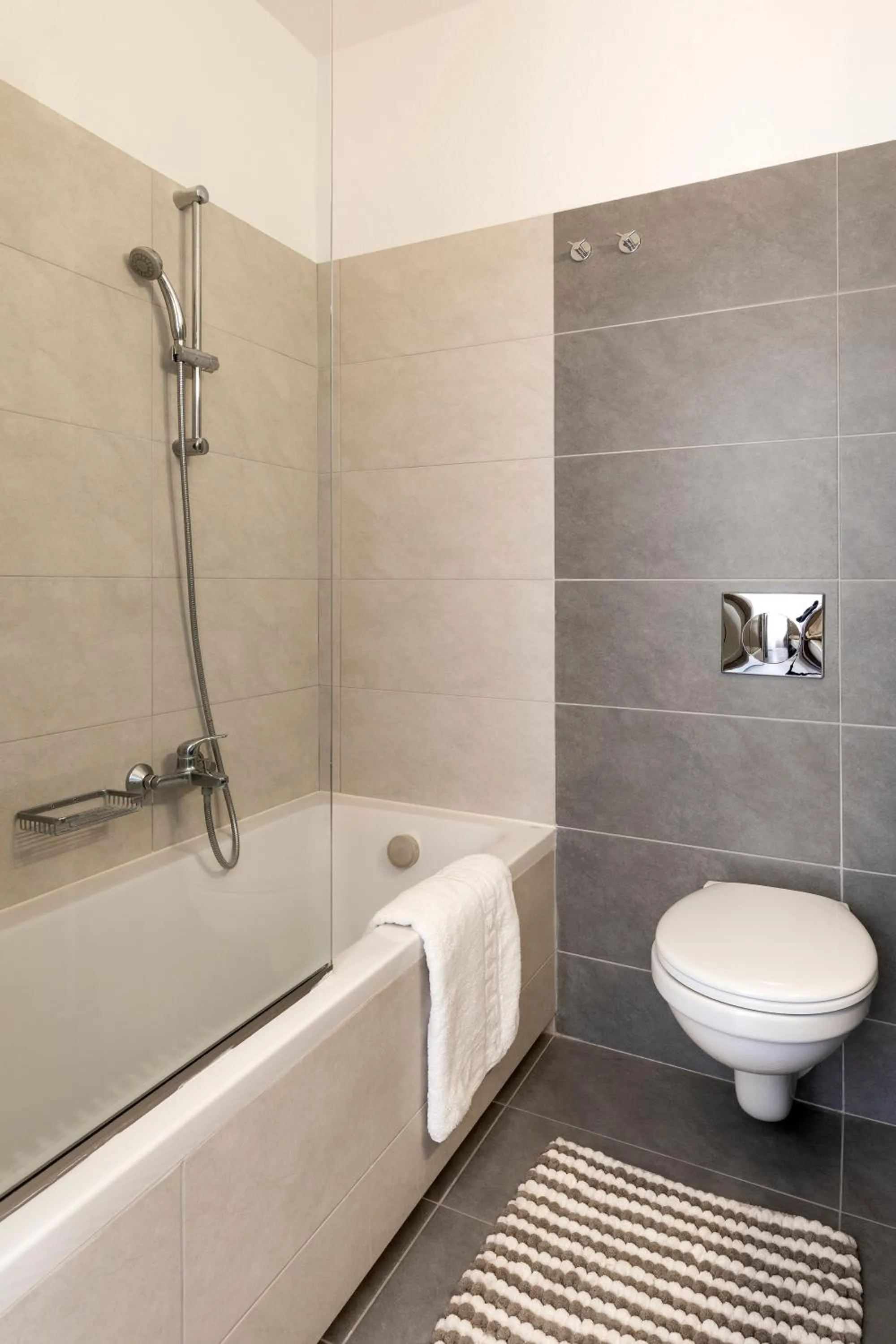 Toilet in MIRAGE city APARTMENTS