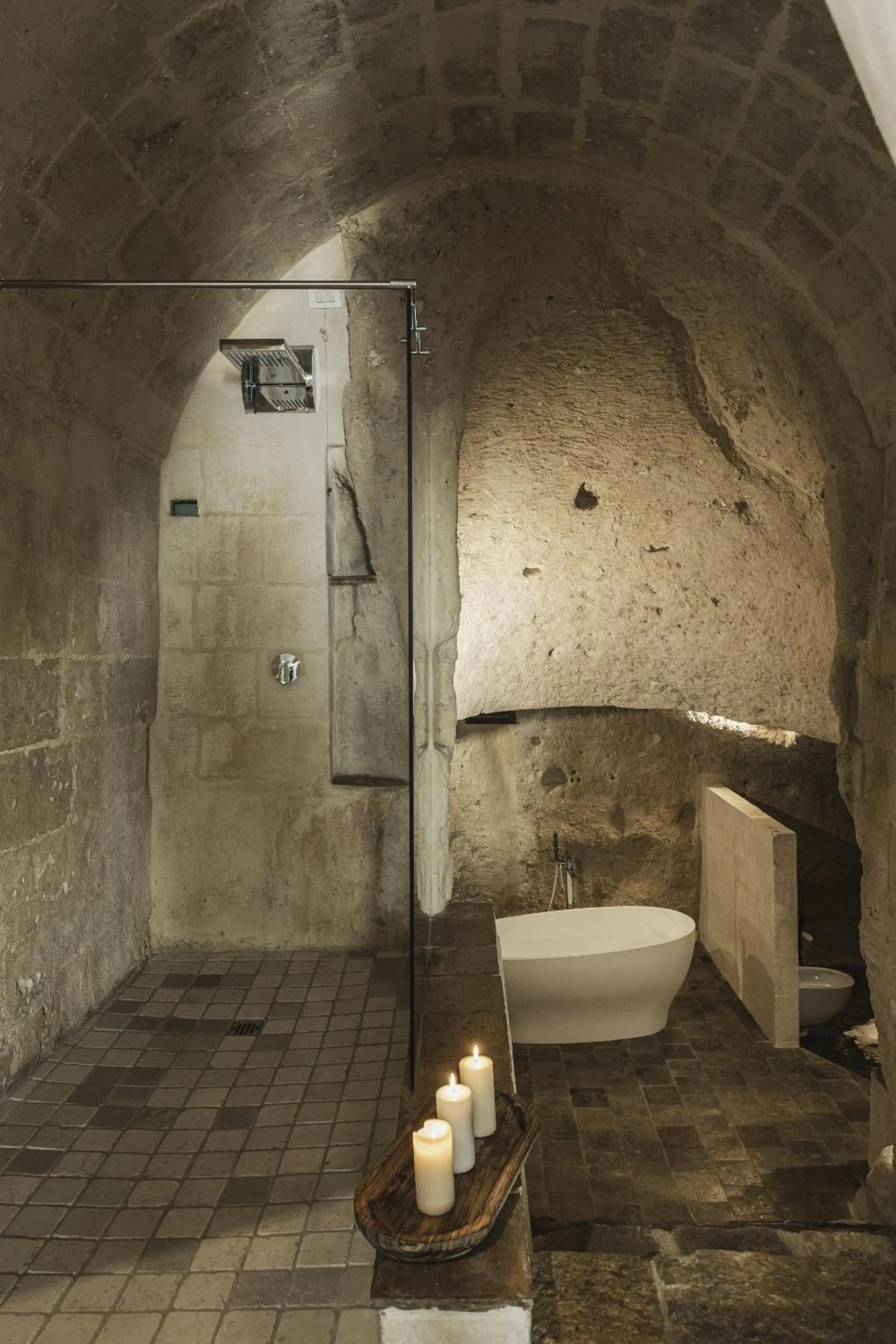 Aque cave