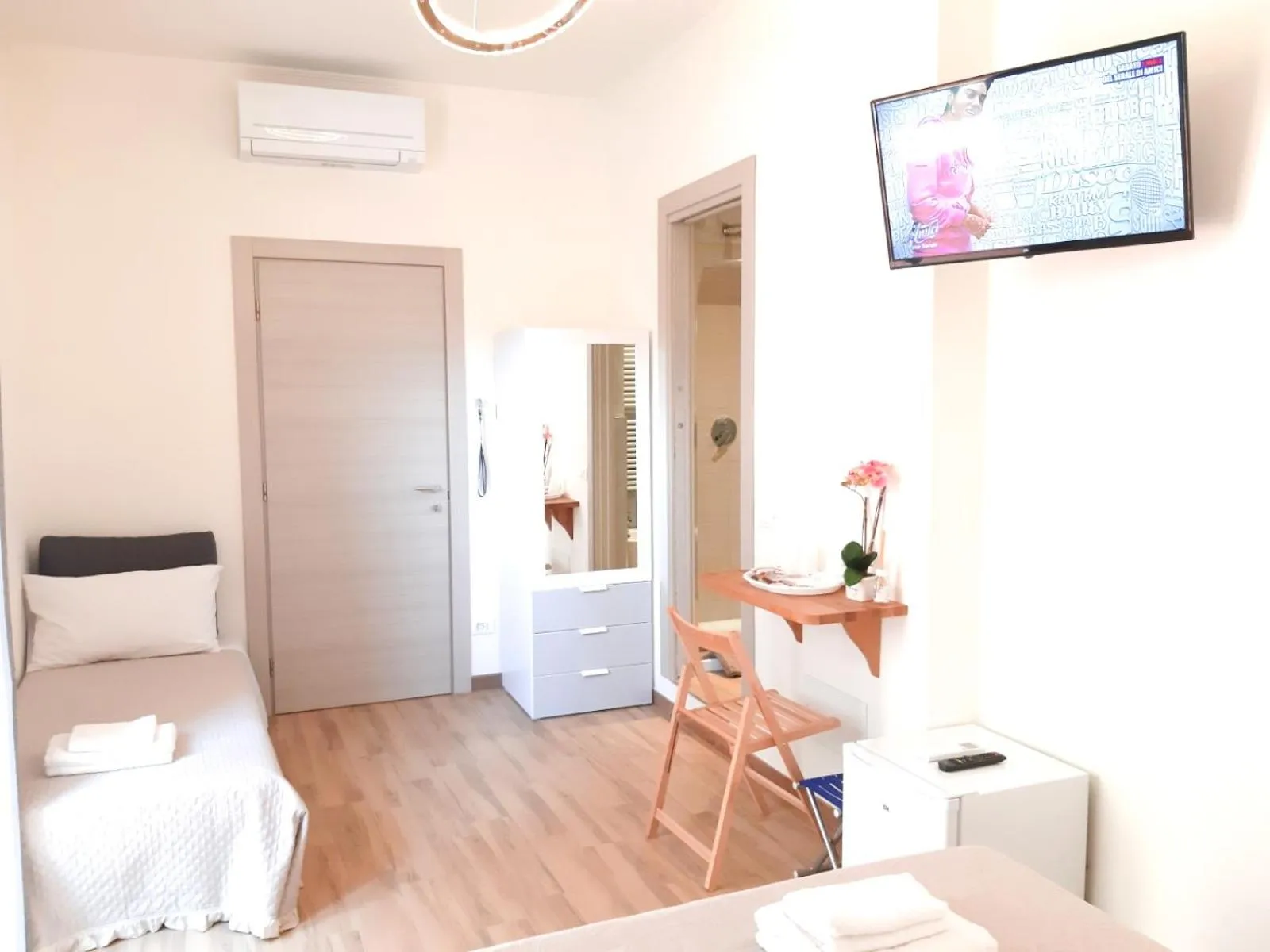 Bed in Aurora 5 Terre