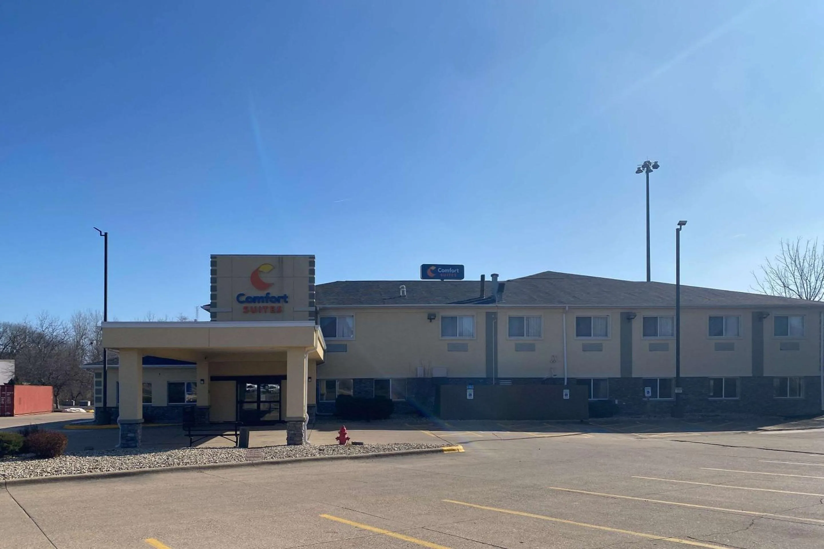 Property building in Comfort Suites Peoria I-74