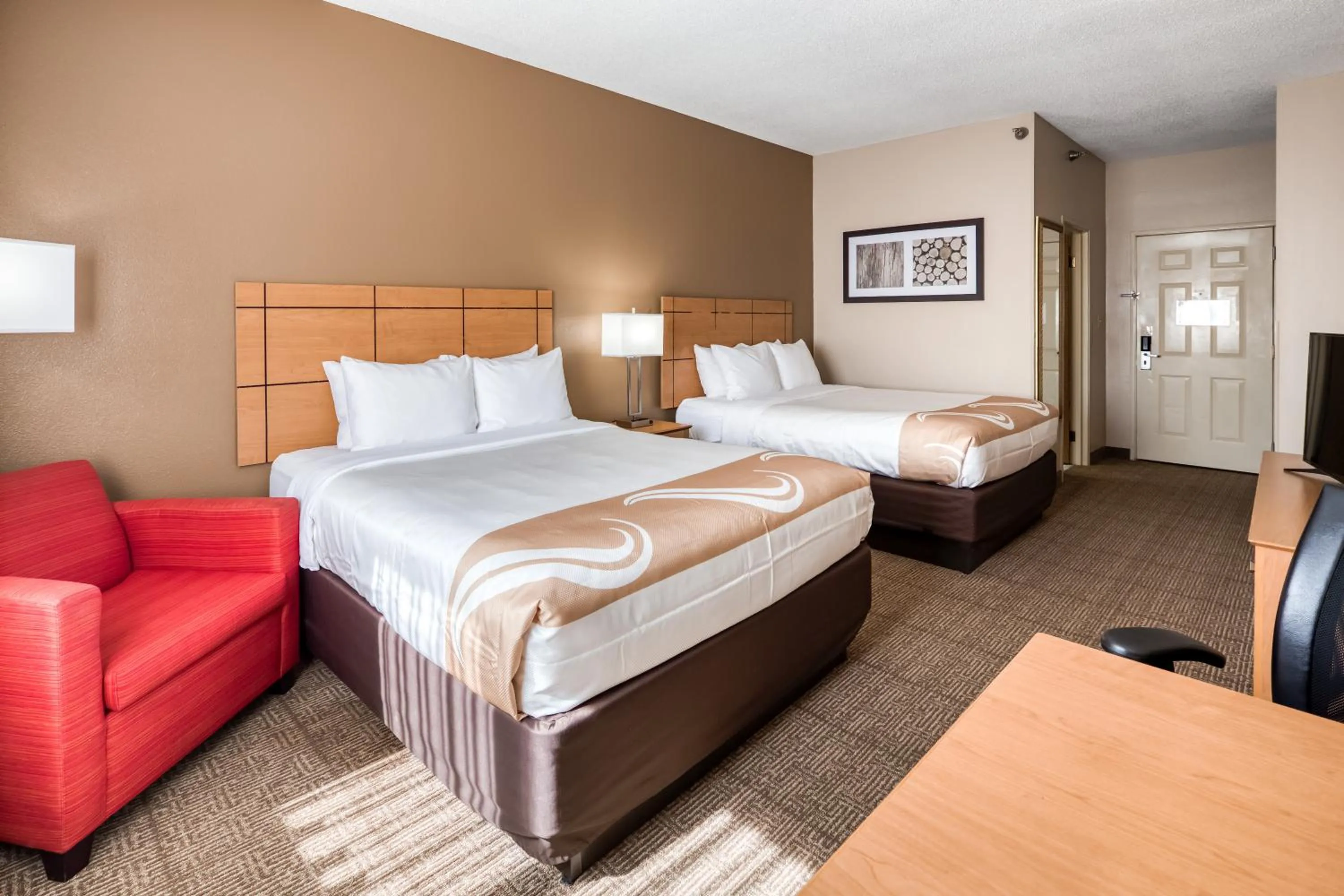 Bedroom, Bed in Quality Inn & Suites Springfield Southwest near I-72