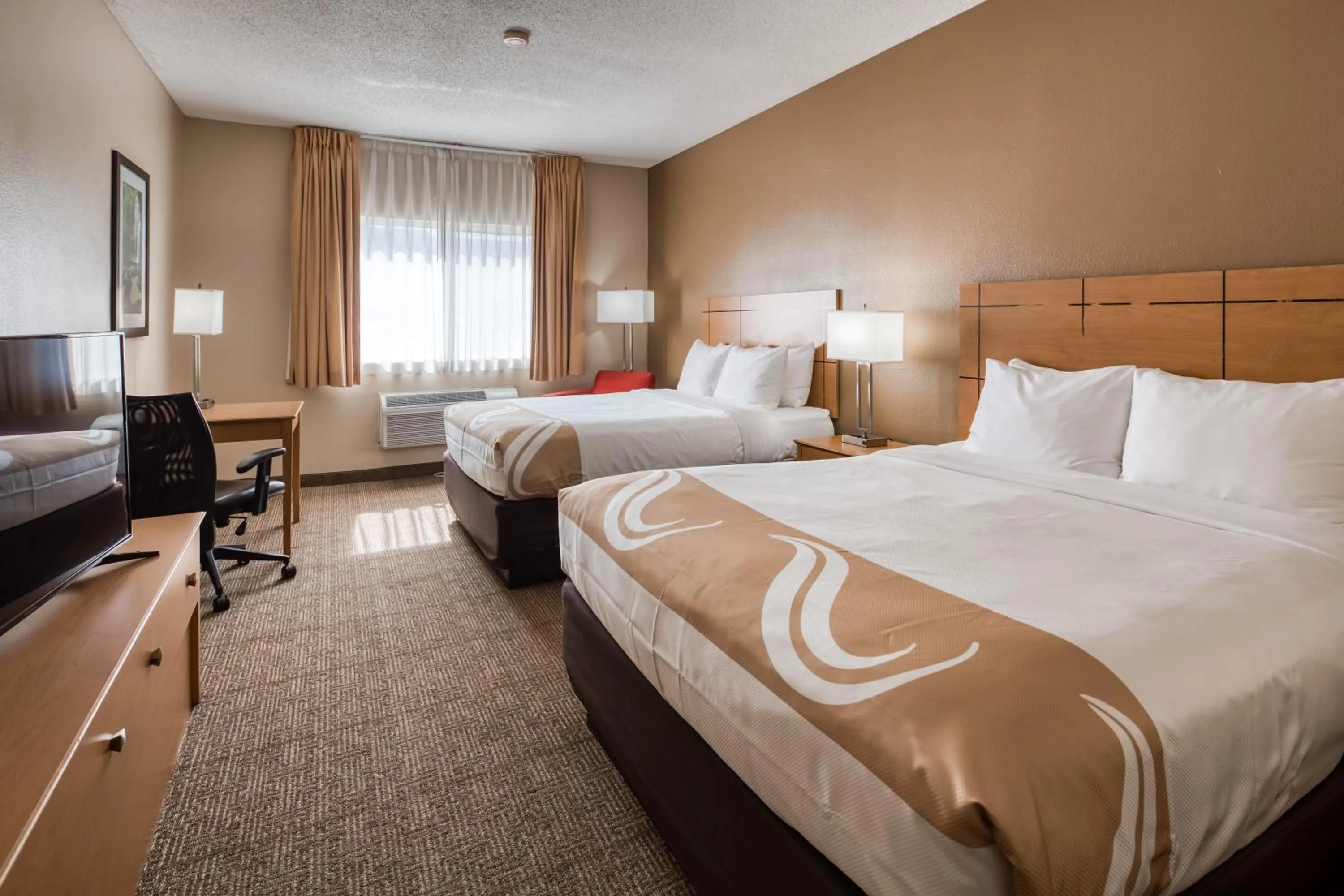 Bedroom, Bed in Quality Inn & Suites Springfield Southwest near I-72