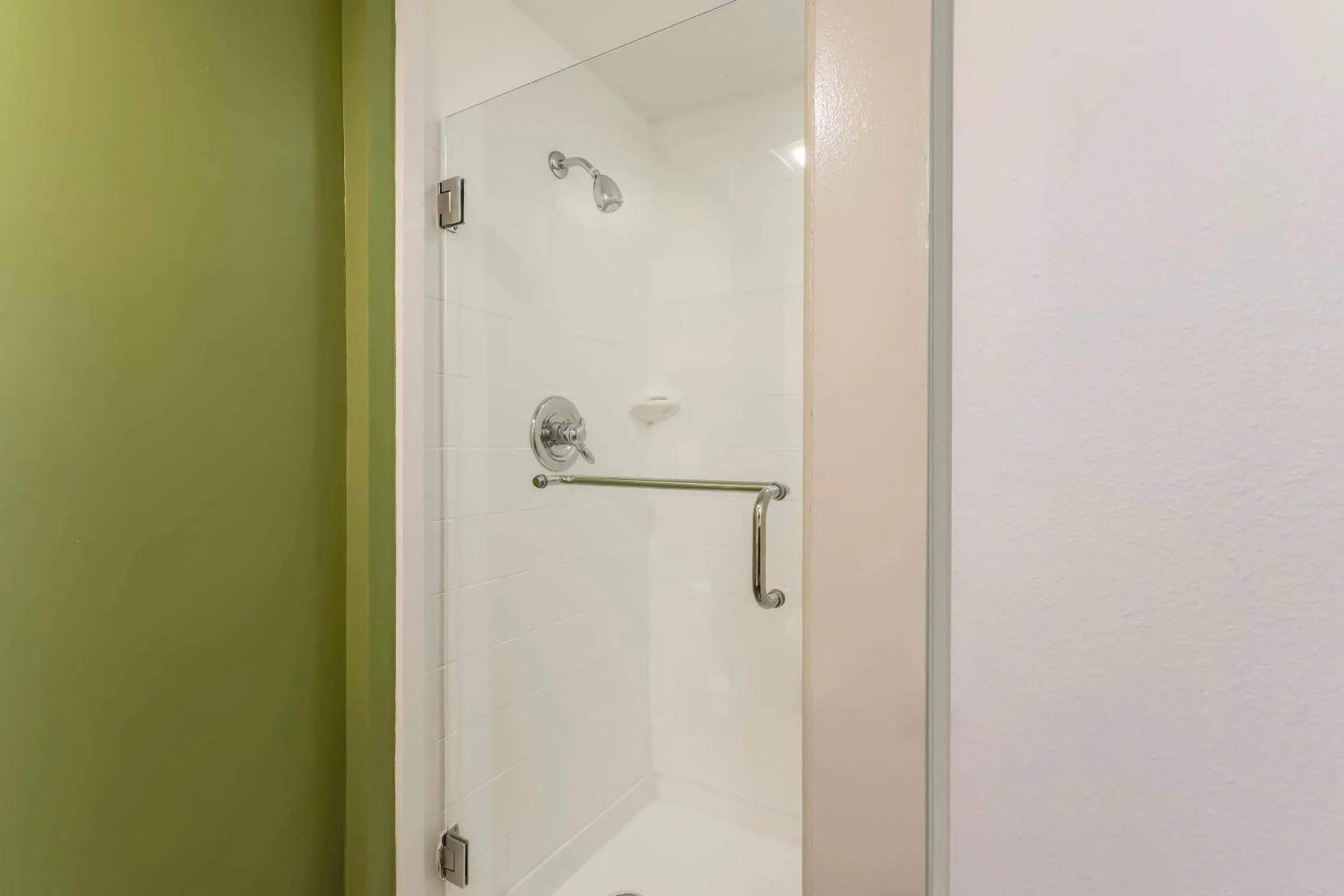 Bedroom in Sleep Inn Midway Airport