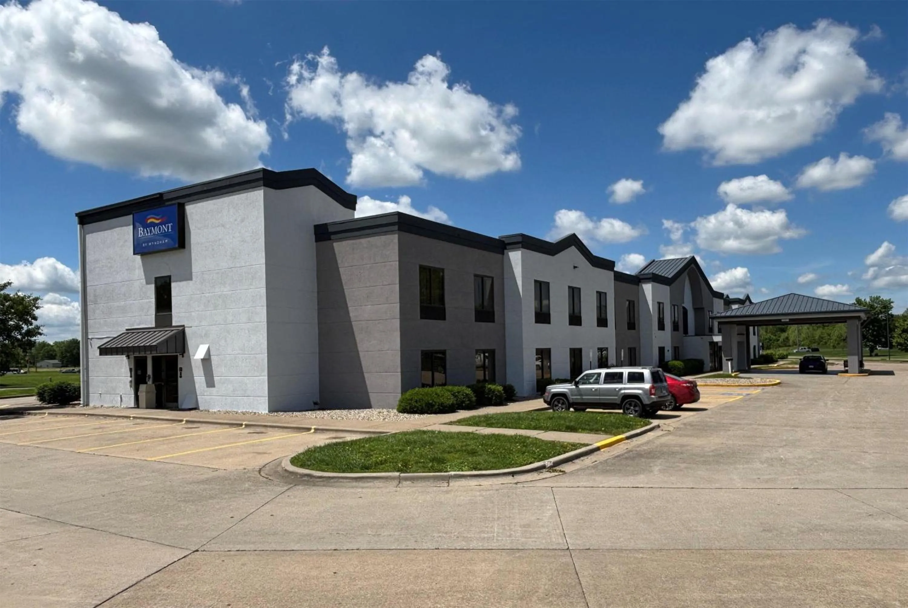 Property building in Baymont by Wyndham Marion