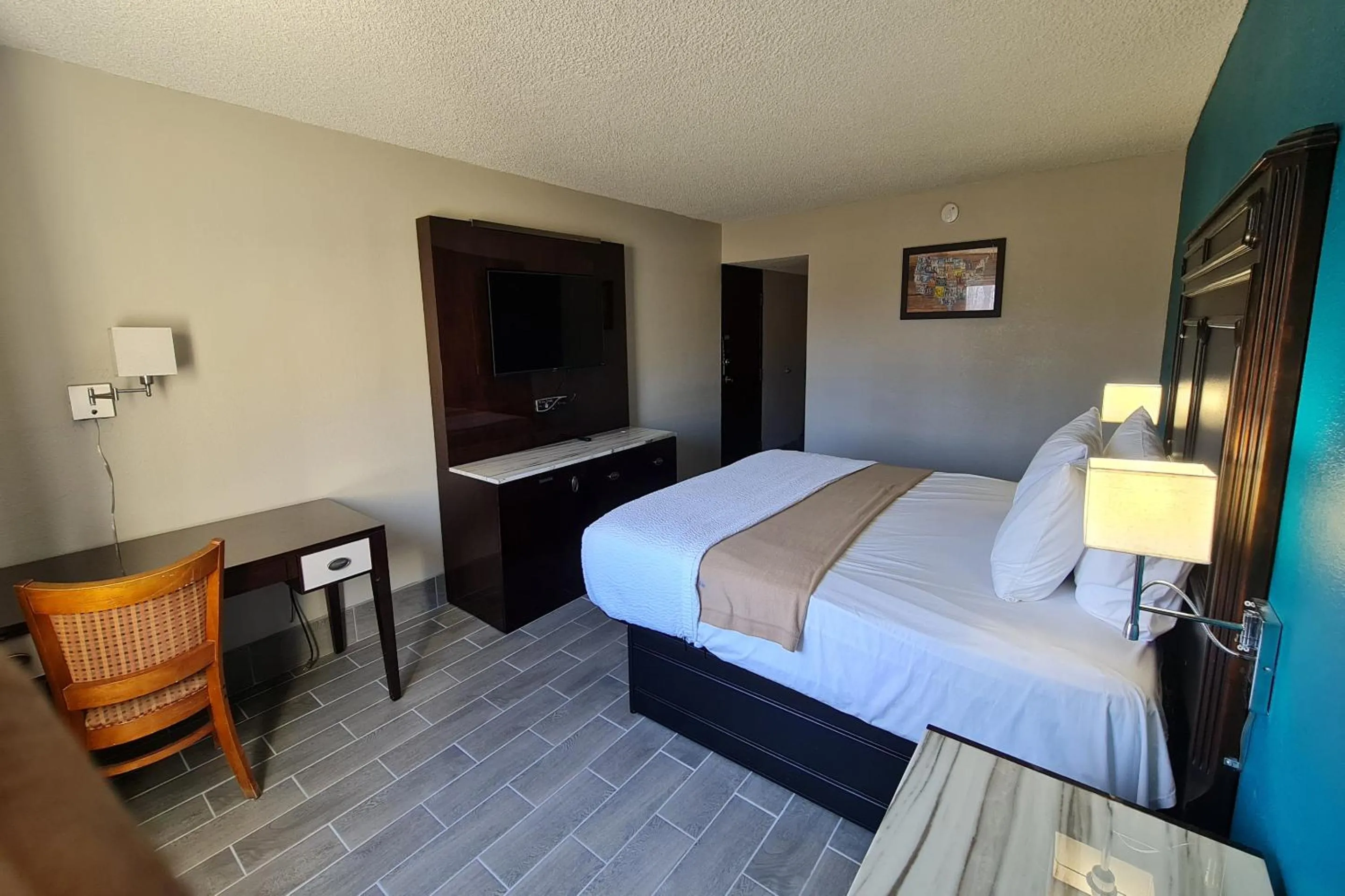 Bedroom, Bed in Rodeway Inn